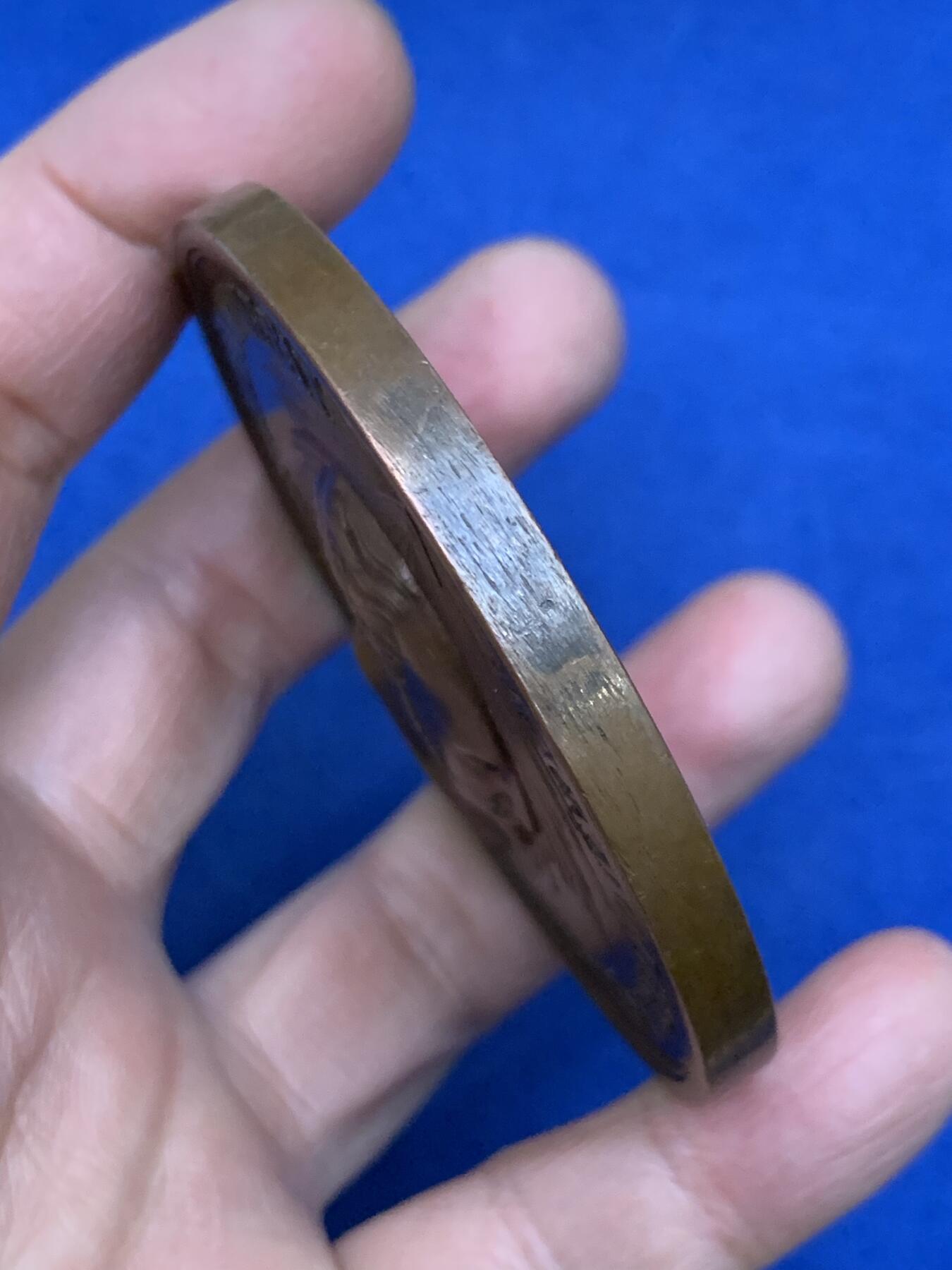 《竞宝斋》第454场 周日，周一 2场连拍 （全场包邮，欢迎送拍） 沙俄1855年沙皇尼古拉一世逝世纪念大铜章，142.2克，68mm，巧克力包浆，沙俄大铜章十分罕见，同品种14年拍卖落槌价550欧元！