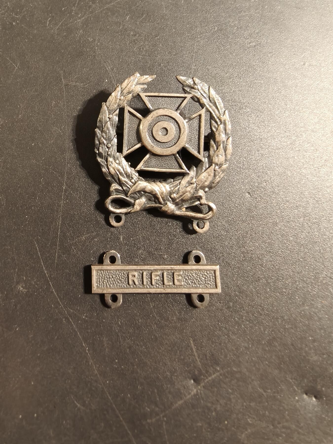老王徽章第174期 美国陆军神射手技能章   二战时期横针版   925银   步枪勋条   8.8g