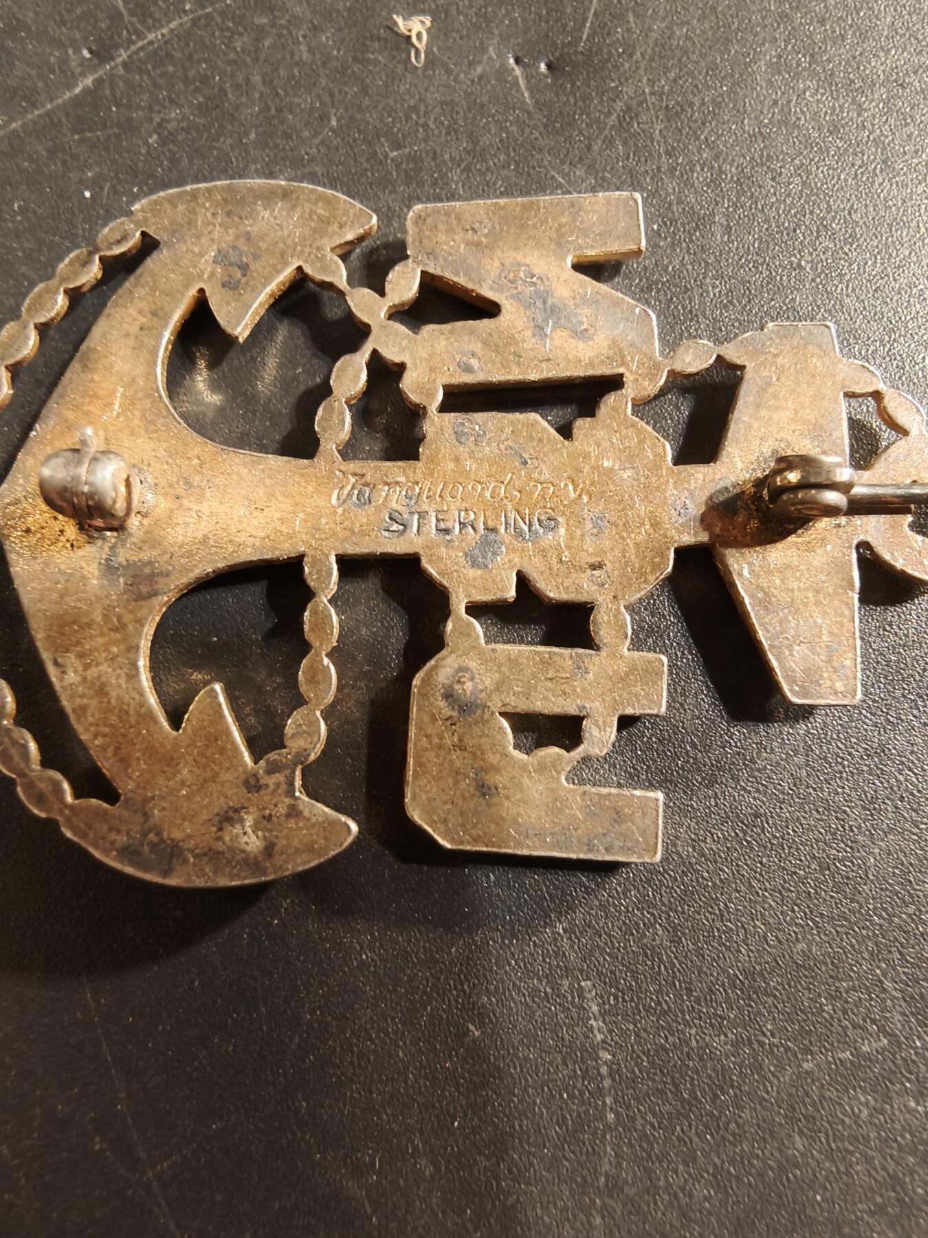 老王徽章第174期 美国海军士官长证章    二战时期横针版    925银镀金    大尺寸10g