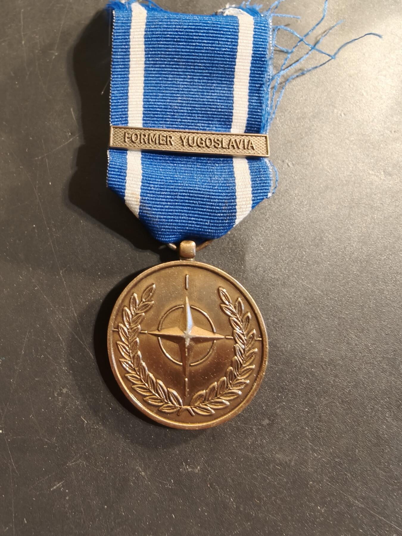 老王徽章第174期 北约维和奖章   法国版    前南斯拉夫勋条