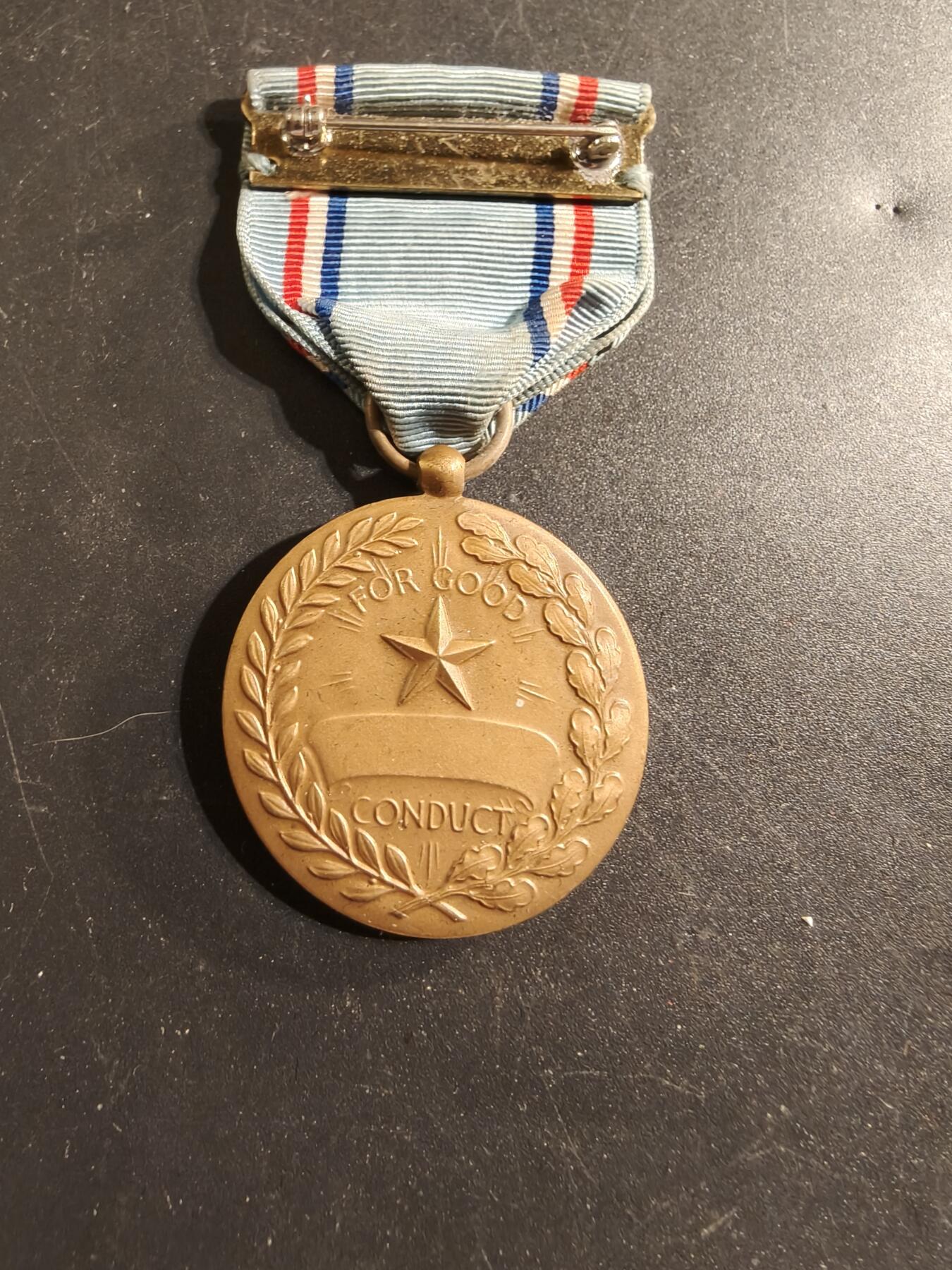 老王徽章第174期 美国空军品德优良奖章    二战时期