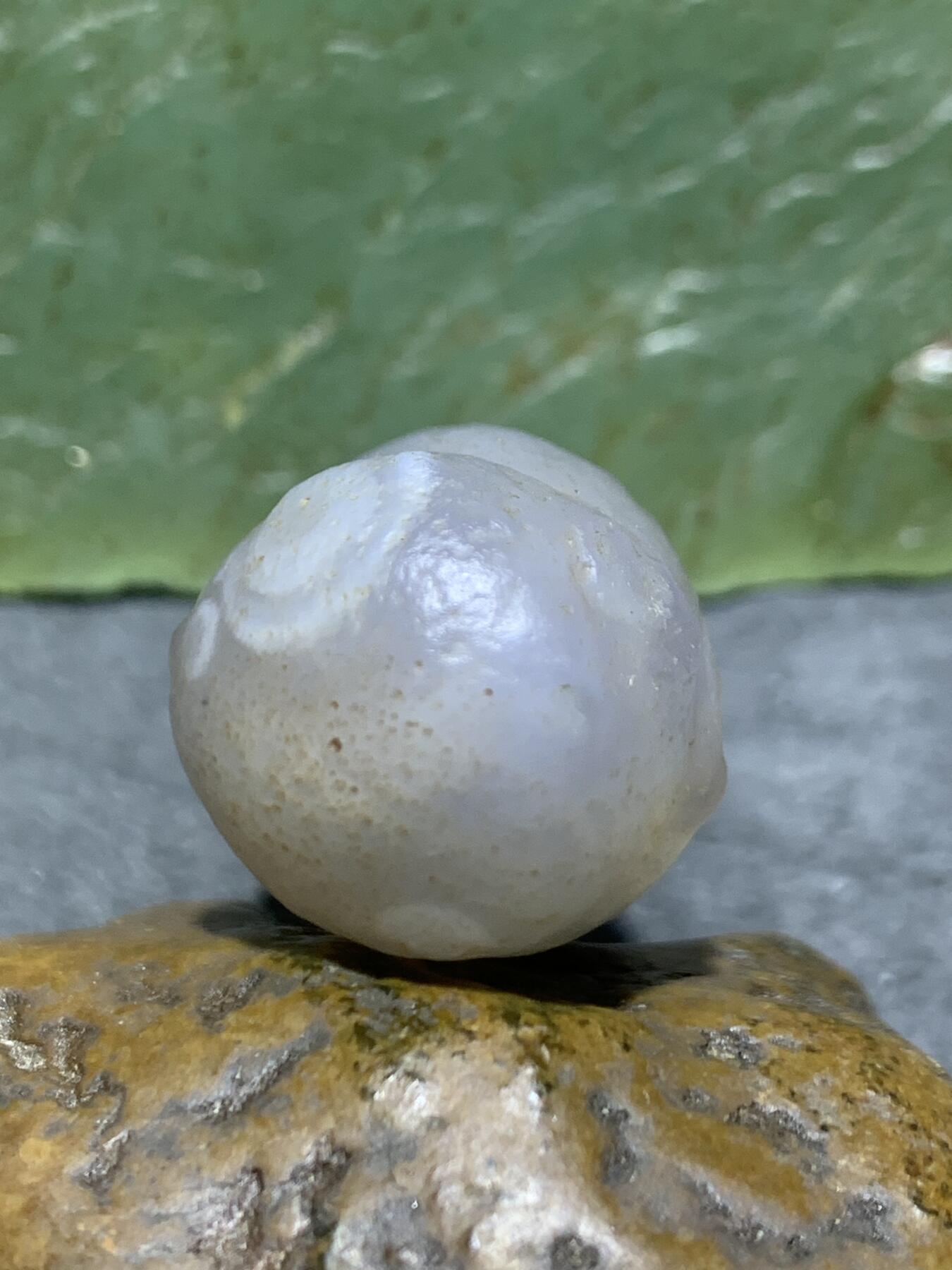 放福利！精美罕见天然孔洞戈壁阿拉善天眼纹玛瑙原石一颗，