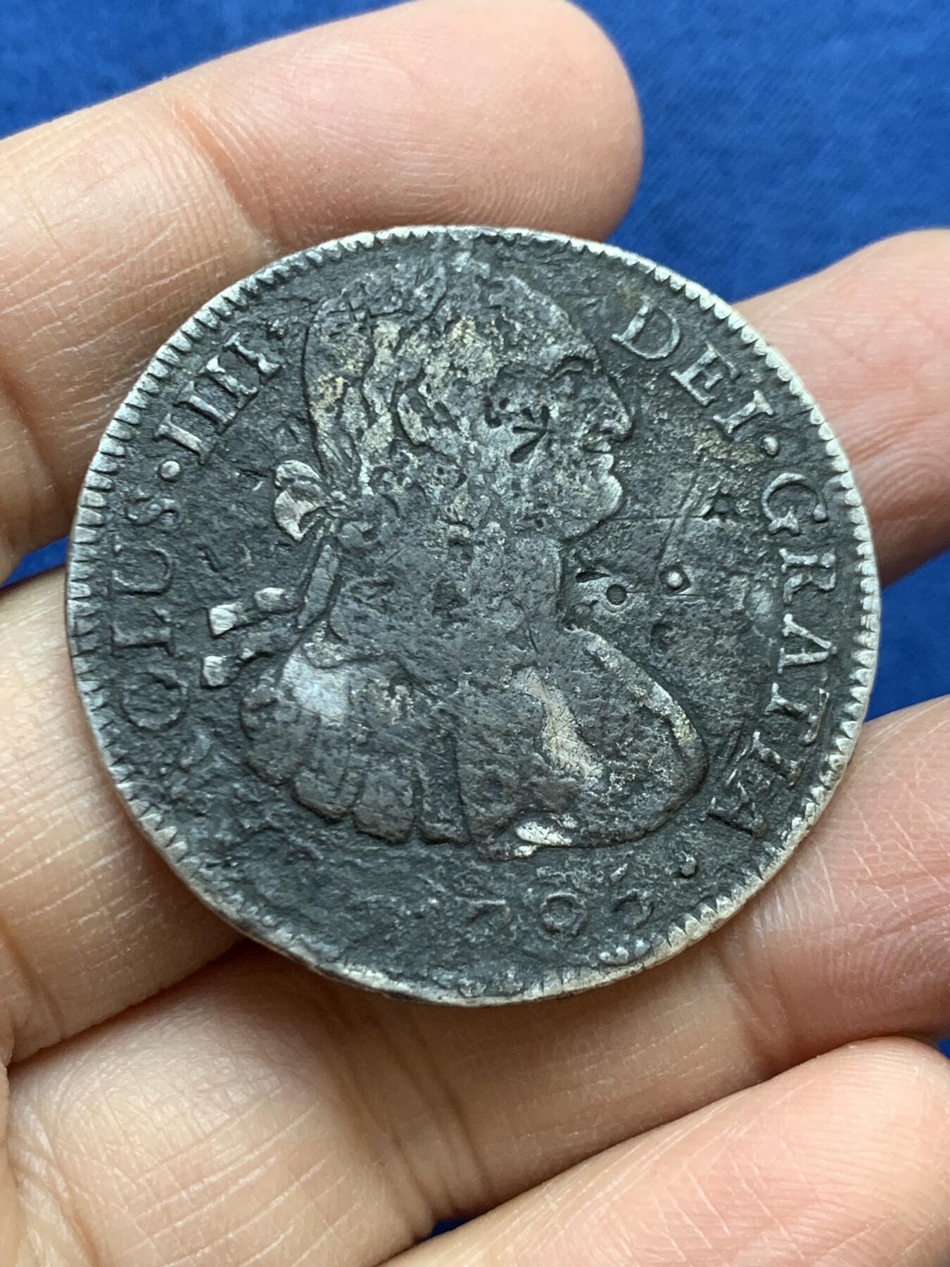 《竞宝斋》第454场 周日，周一 2场连拍 （全场包邮，欢迎送拍） 西班牙1795年卡四双柱，海捞版，腐蚀大，但是可凑品种 26.3