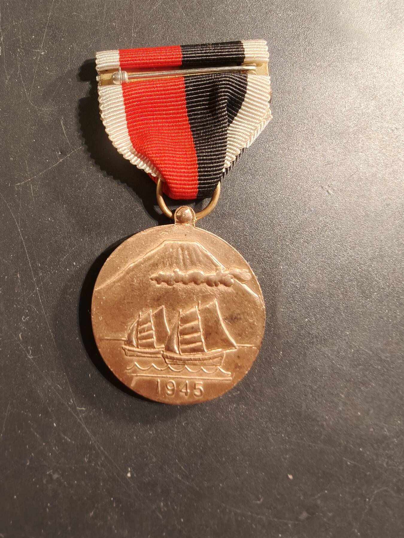 老王徽章第174期 美国陆军二战占领军服役奖章