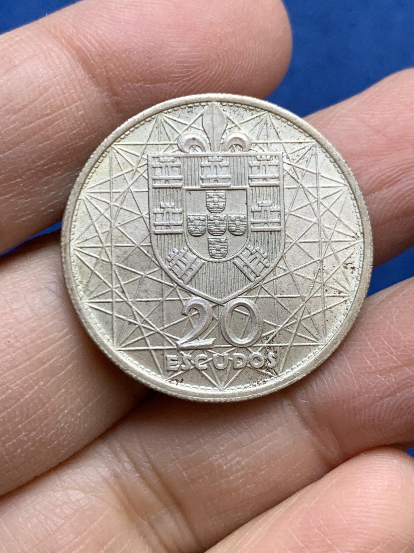 《竞宝斋》第454场 周日，周一 2场连拍 （全场包邮，欢迎送拍） 葡萄牙1966年萨拉查大桥落成20埃斯库多纪念银币 重10克