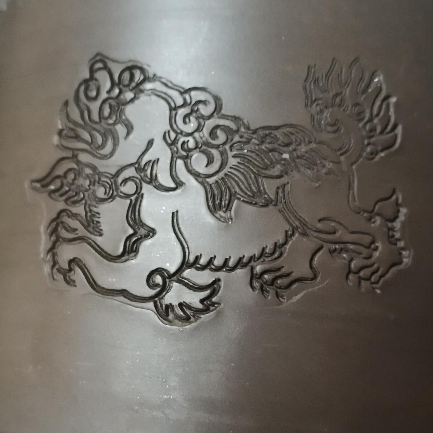 杂项专场 精工紫砂虫罐 高度7.8厘米，口沿宽8厘米，底部宽8.4厘米。 包浆自然 形体完整 内部无使用痕迹。