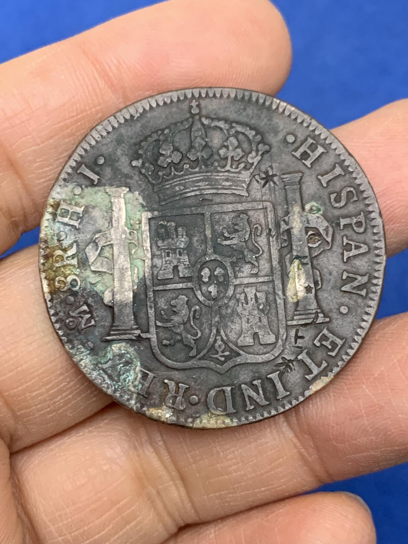 《竞宝斋》第454场 周日，周一 2场连拍 （全场包邮，欢迎送拍） 西班牙1810年斐迪南七世双柱，海捞水坑，有腐蚀，凑品种