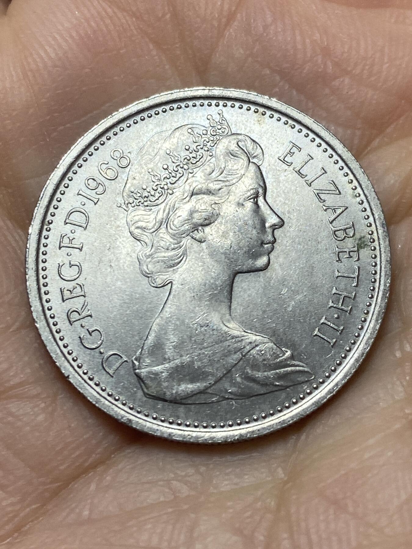 2026年第三场(总第一百七十二场）外国好品散币场(免佣金) 英国🇬🇧1968年5新便士(伊丽莎白二世青年桂冠，十进制第一版首发年)