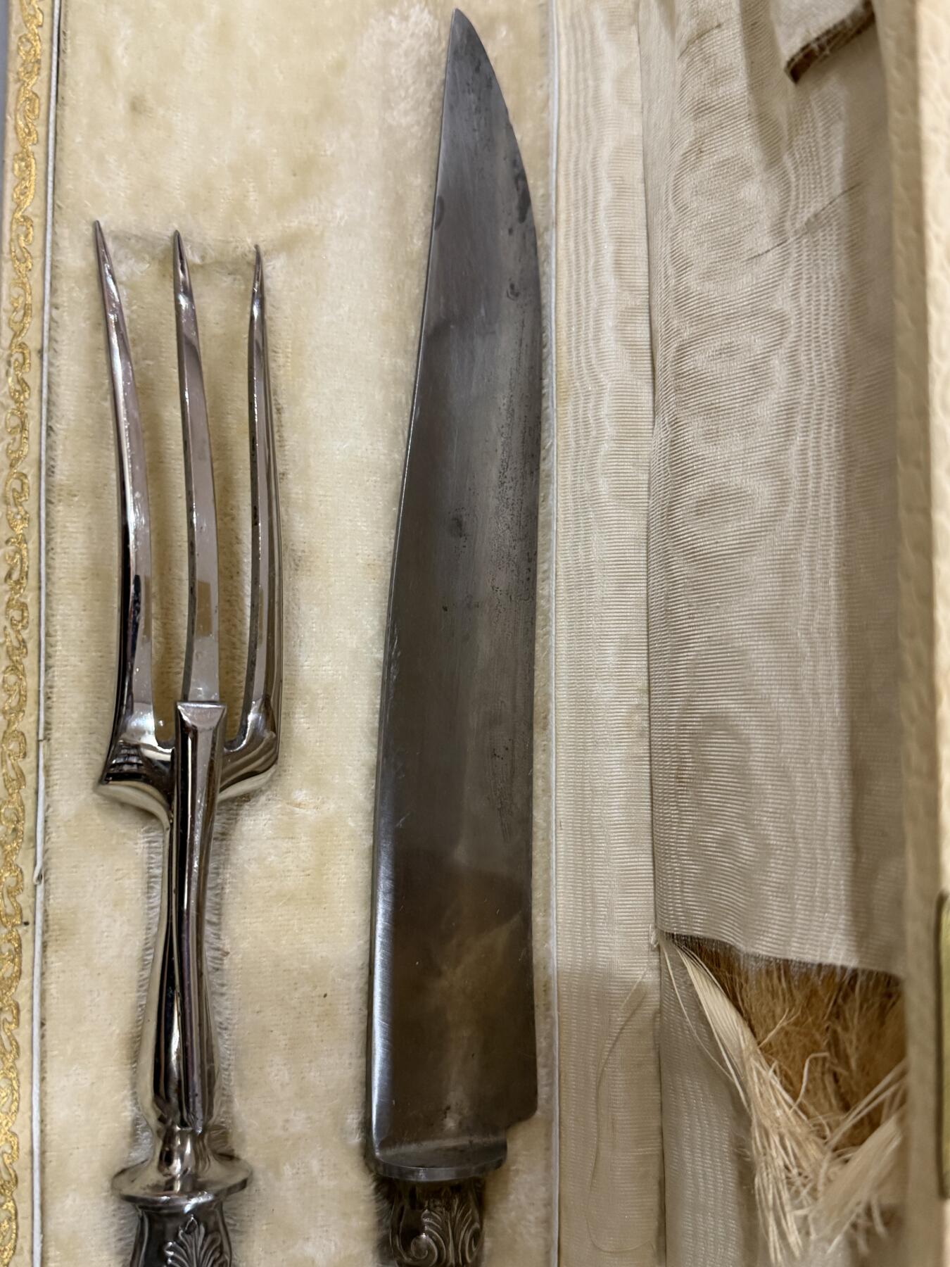 海外回流精品（欧美专场） 欧走回流纯银餐具，刀柄与叉柄处为纯银。共计207.3g。