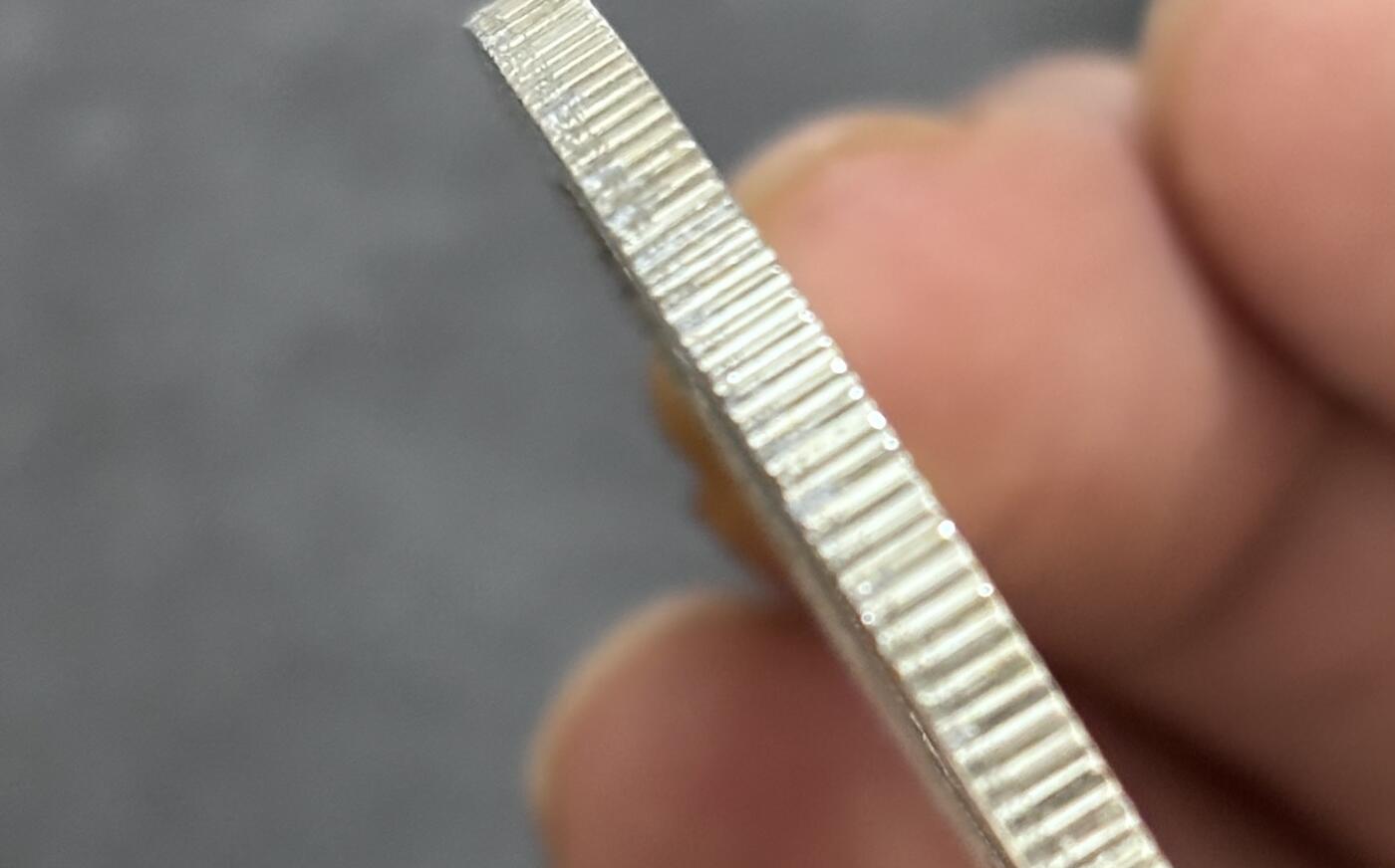 文馨钱币收藏 2026新年第二场（第 288 场）【长期接代拍品】 中华人民共和国成立 60 周年精制纪念章——港澳回归题材，不知道是不是银，第一次收到这种，重量看图