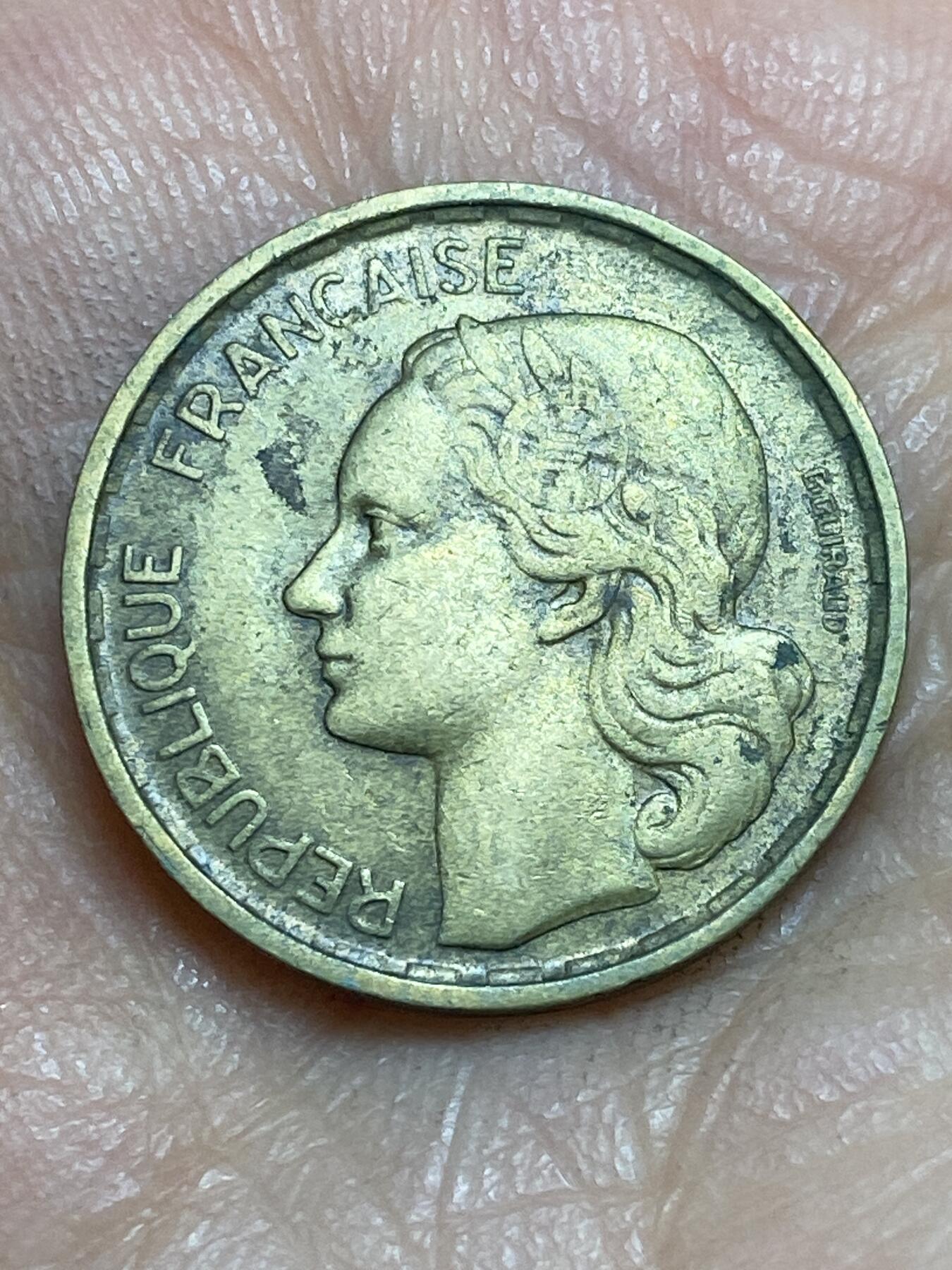 2026年第三场(总第一百七十二场）外国好品散币场(免佣金) 法兰西第四共和国1951年10法郎(B标，博蒙莱罗热造)
