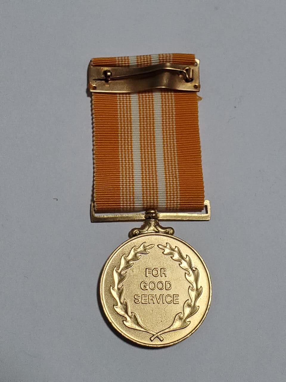 韵星假日拍卖第三十五期 -- Rimey Holidays Auction 34 新加坡共和国武装力量良好服务奖章 铜镀金 新加坡自造版本 铜镀金 少见
