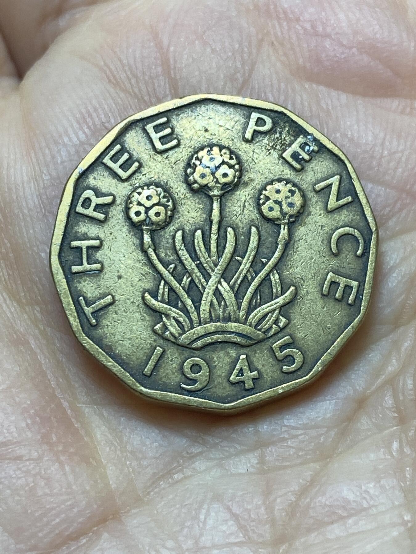 2026年第三场(总第一百七十二场）外国好品散币场(免佣金) 英国🇬🇧1945年3便士(乔治六世第一版)