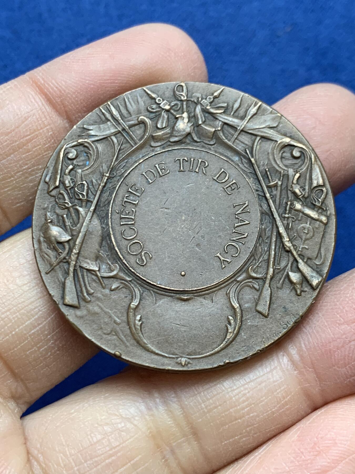 《竞宝斋》第454场 周日，周一 2场连拍 （全场包邮，欢迎送拍） 高卢雄鸡帽玛丽安娜女神铜章 36.35克 41.2mm 三角 丰饶角铜标