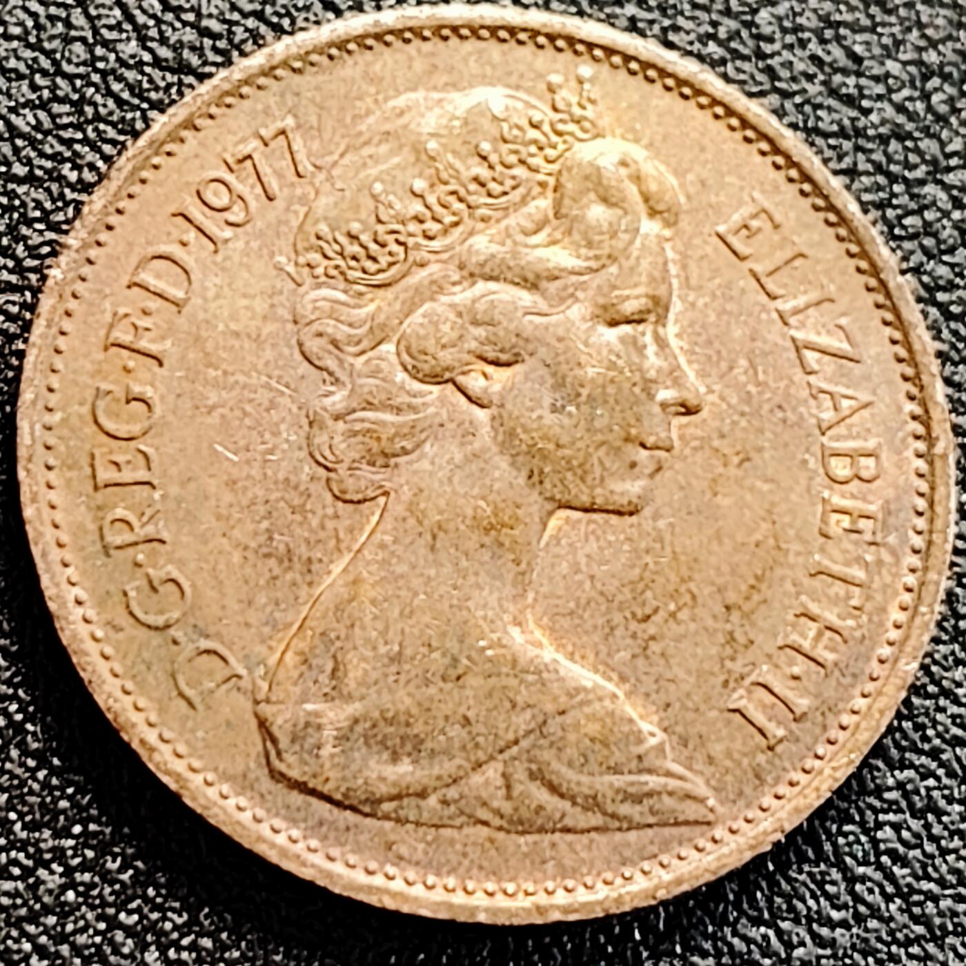 泉币菌-第163场-新年第六场 精品福利场 25.9mm 英国2便士硬币  老年女王1977年 