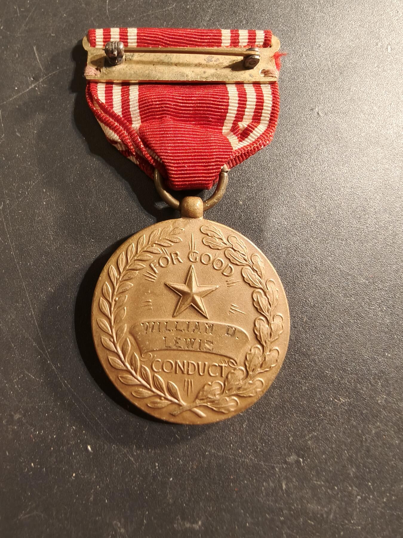 老王徽章第174期 美国陆军品德优良奖章    二战时期   实发版手刻姓名