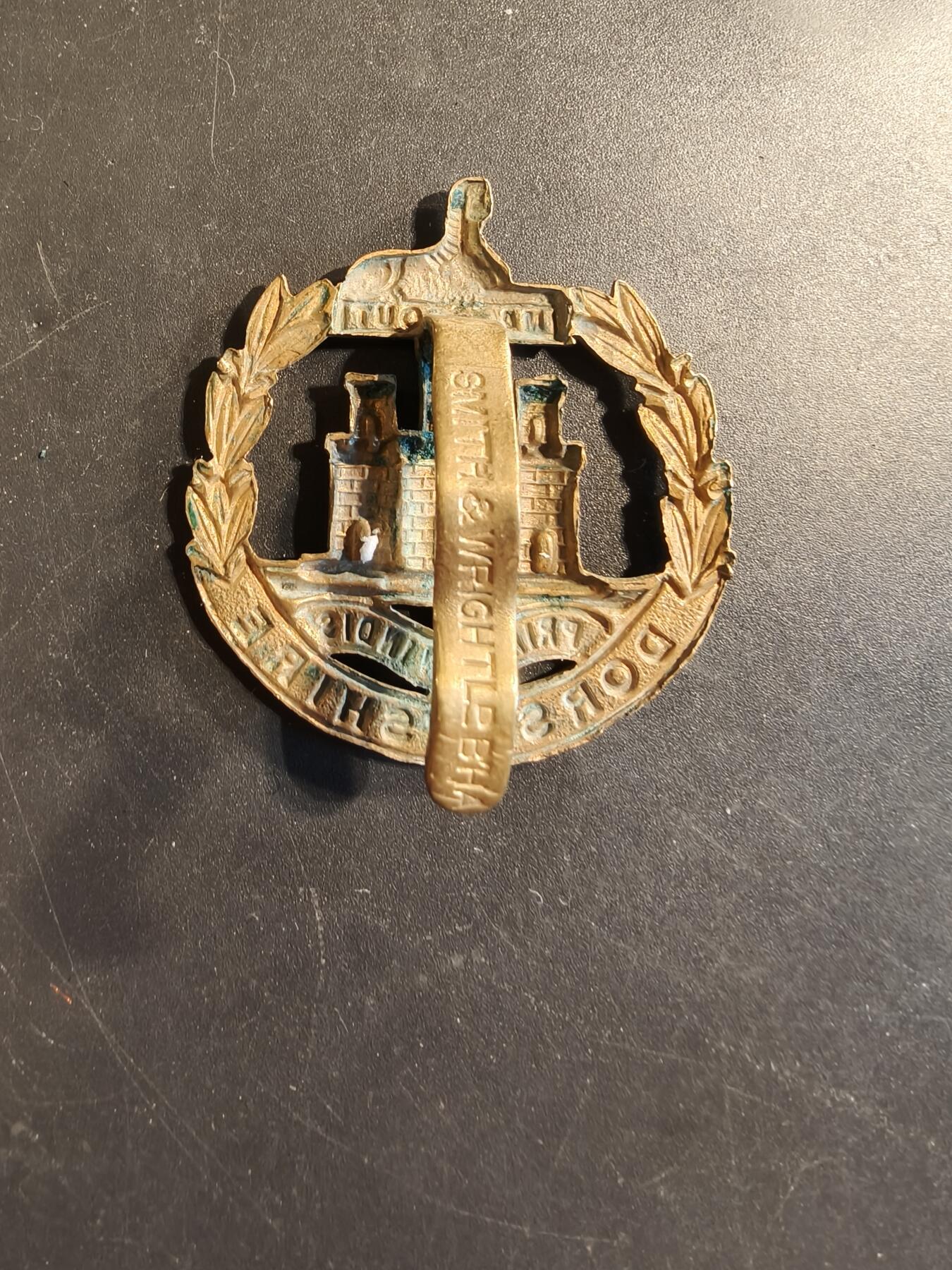 老王徽章第174期 英国多赛特步兵团帽徽    一战时期