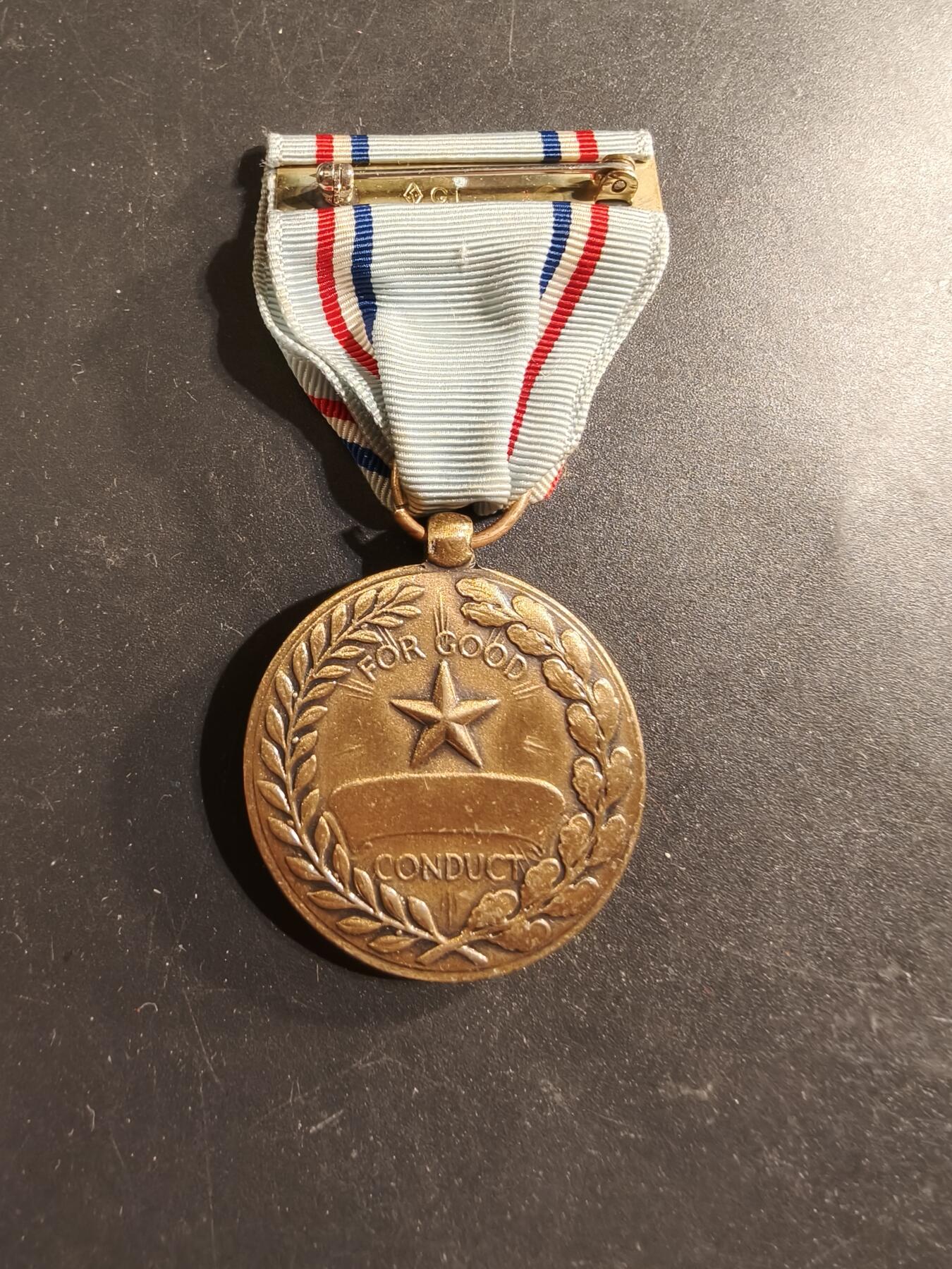 老王徽章第174期 美国空军品德优良奖章    三颗铜棕榈勋饰