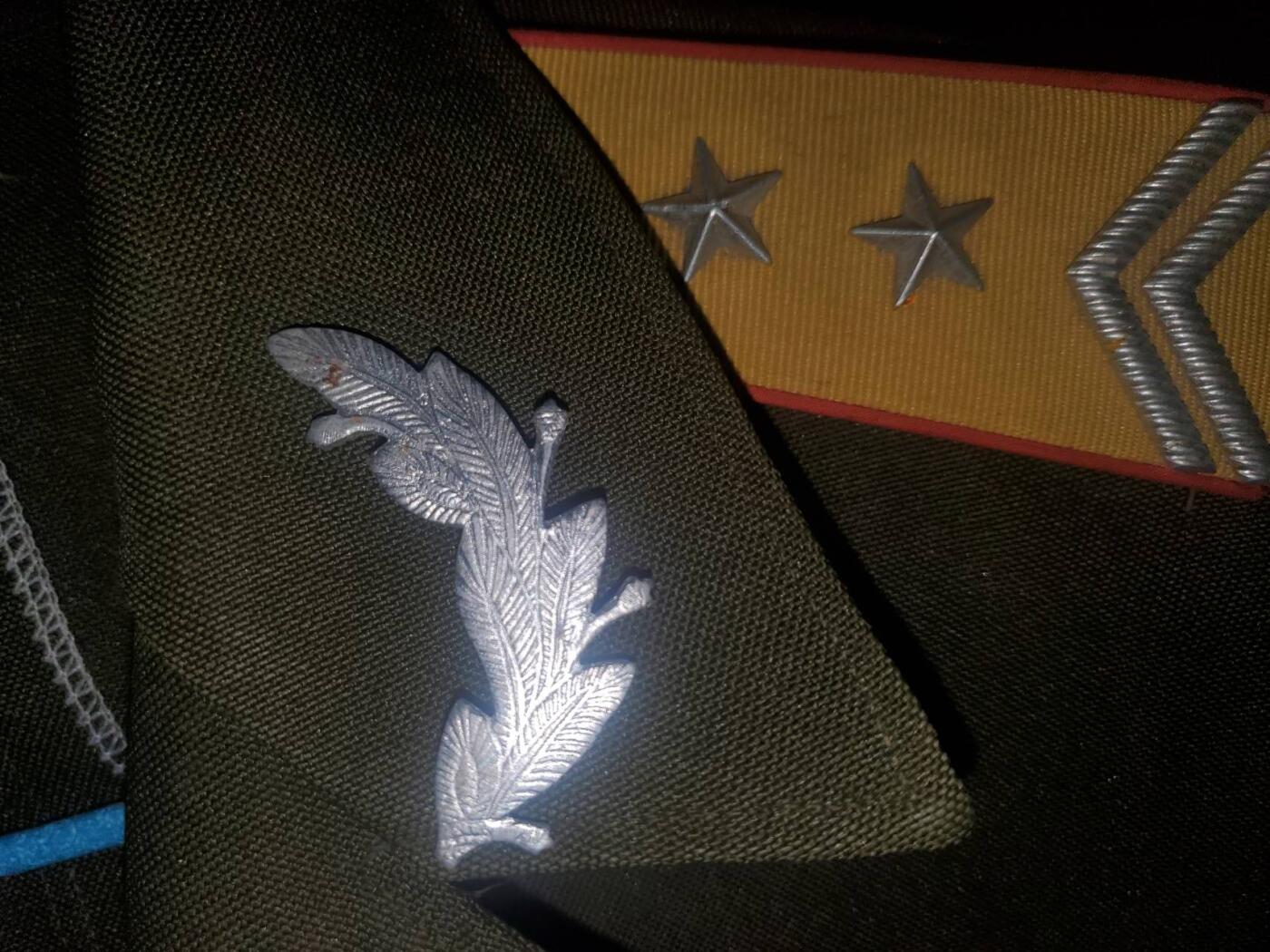 韵星假日拍卖第三十五期 -- Rimey Holidays Auction 34 越南社会主义共和国K82陆军中校军服 少见版本战后第一版 领章肩章齐全 保存良好 无虫蛀 颁发时间短