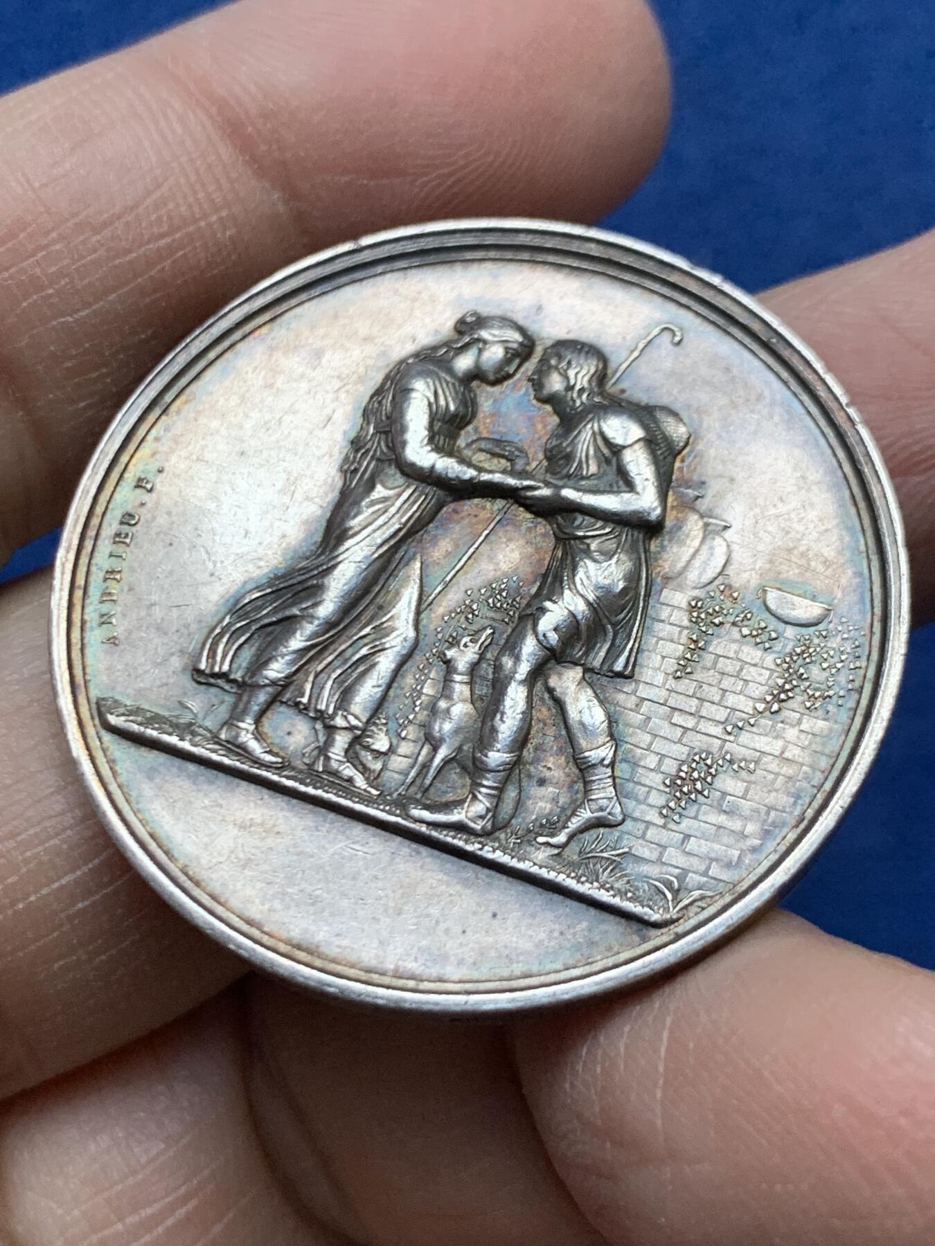 《竞宝斋》第454场 周日，周一 2场连拍 （全场包邮，欢迎送拍） 法国结婚纪念银章 36.7MM 21.95g 少见品种 烟斗银标边铭