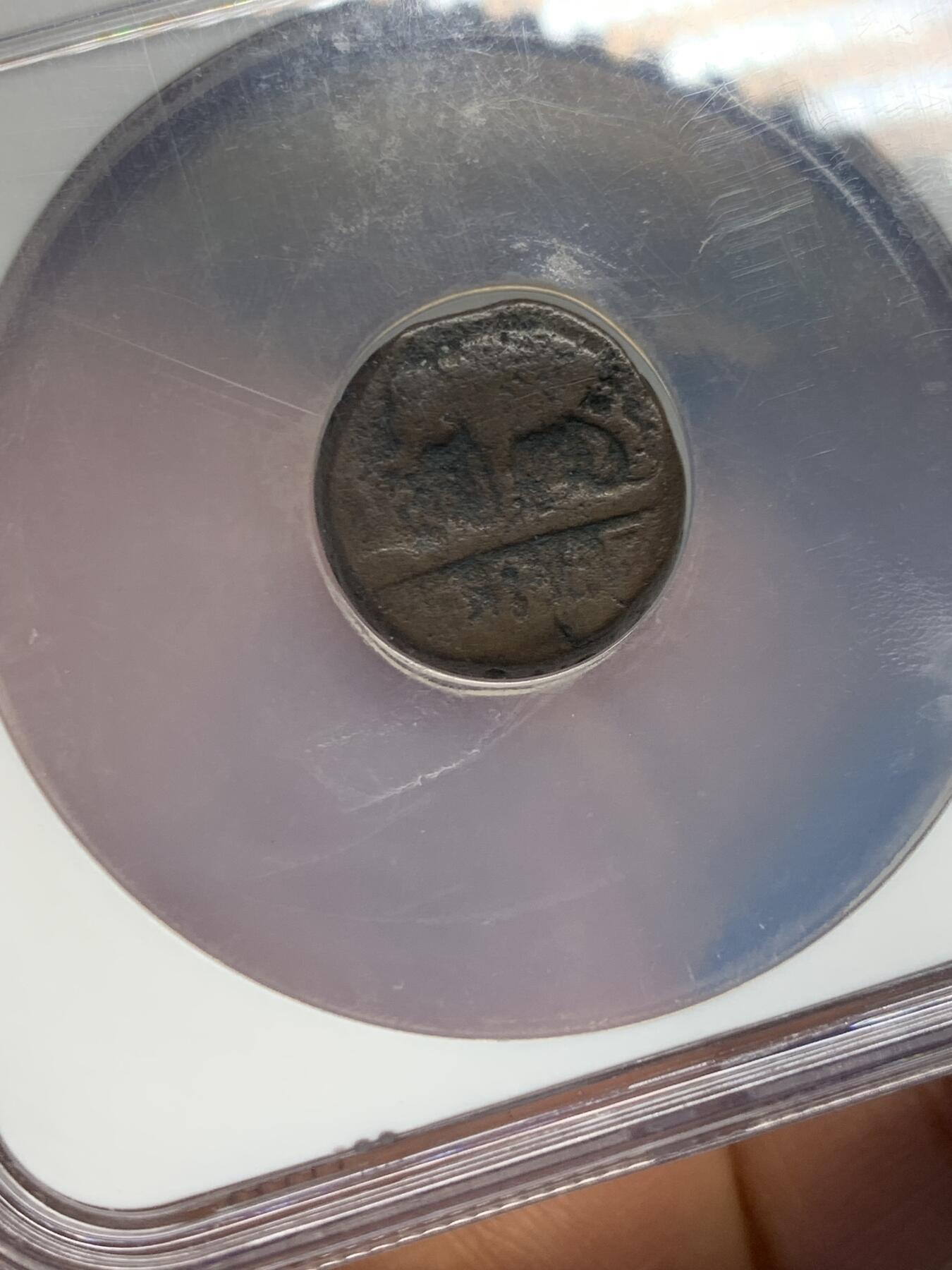 《竞宝斋》第454场 周日，周一 2场连拍 （全场包邮，欢迎送拍） 亚军分 NGC VG8BN 英属锡兰1/48Rixdollar铜币，1815年乔治三世时期打制，正面：大象，年份。背面：铭文