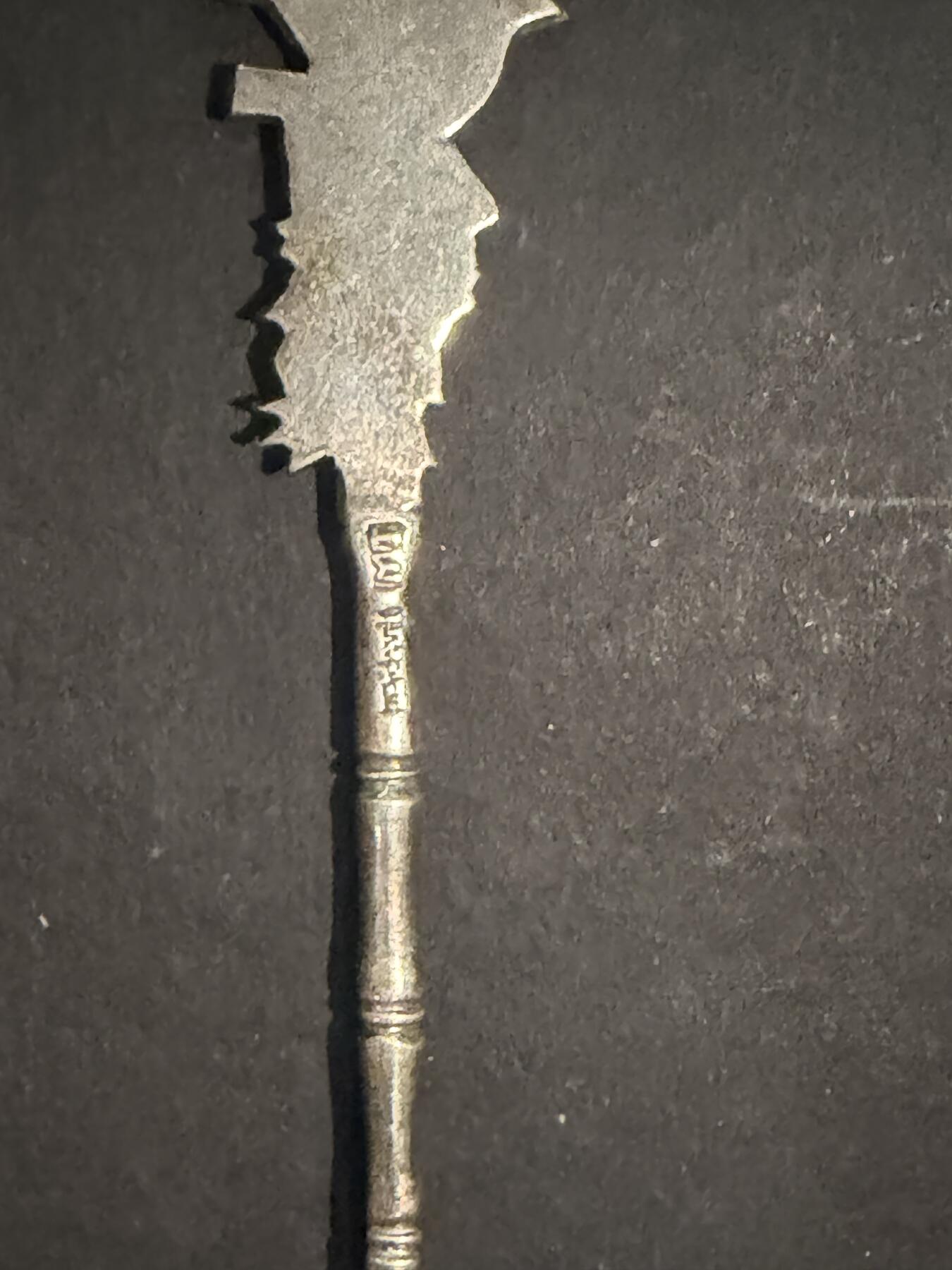 海外回流精品（欧美专场） 欧洲回流清代银勺子两把，12.8cm，32g，有款，工艺精美。