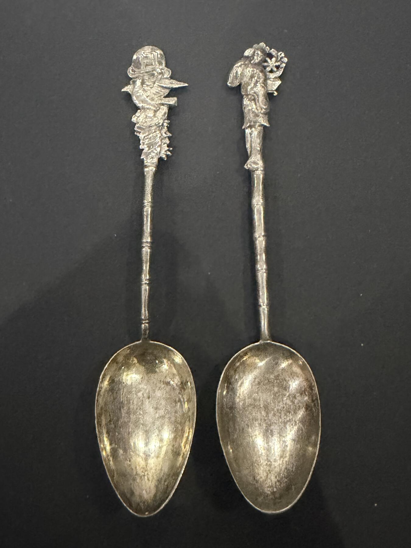 海外回流精品（欧美专场） 欧洲回流清代银勺子两把，12.8cm，32g，有款，工艺精美。