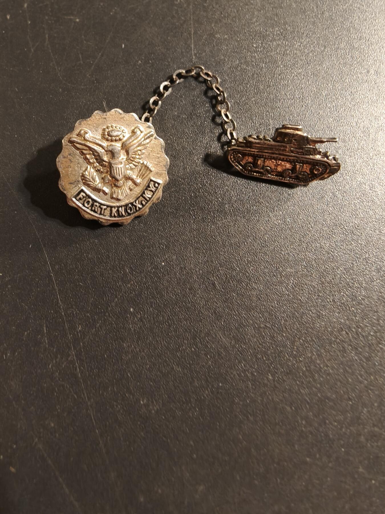 老王徽章第174期 美国陆军诺克斯堡坦克服役链章     二战时期横针版    925银    2.9g