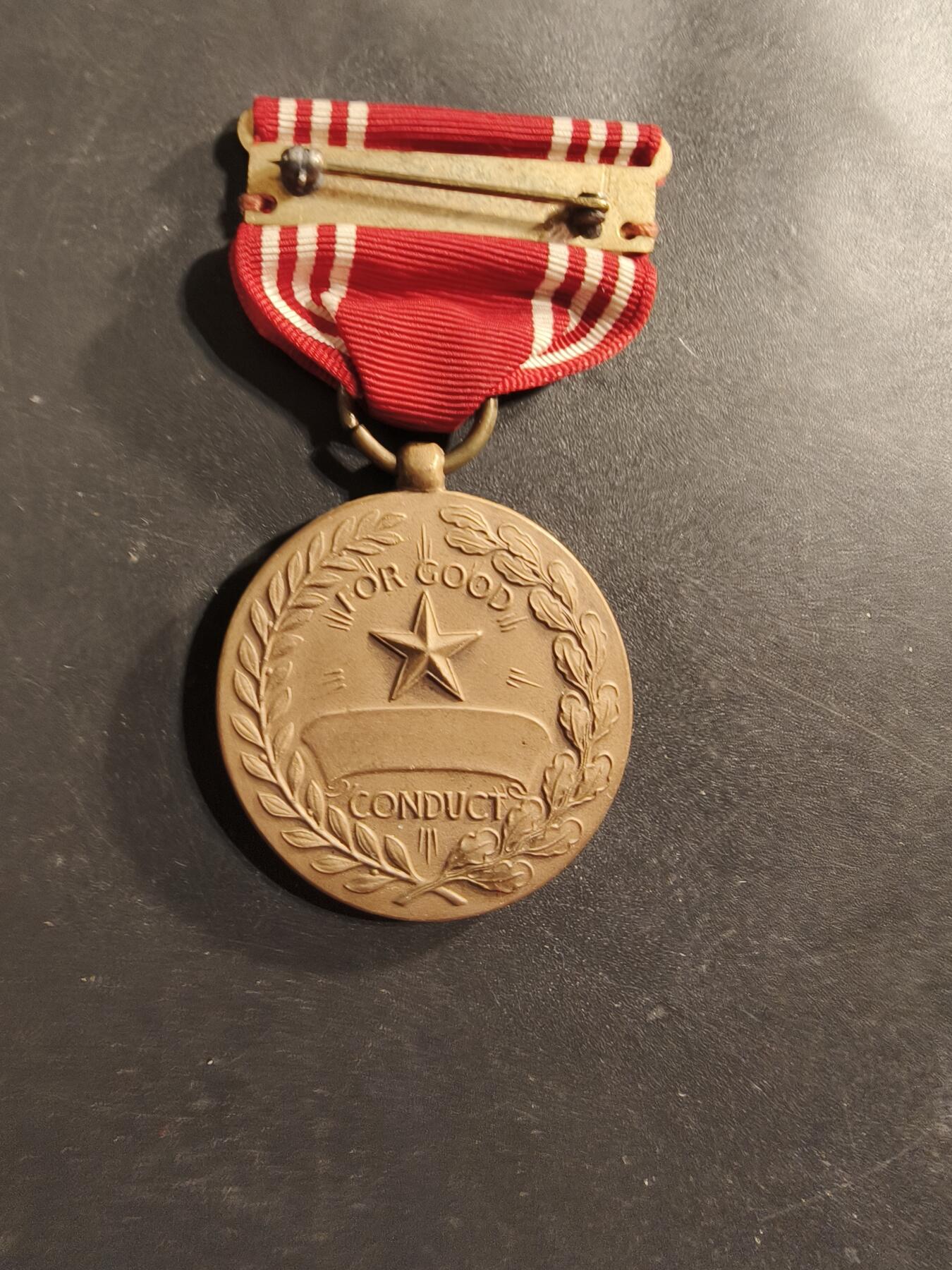 老王徽章第174期 美国陆军品德优良奖章    二战时期