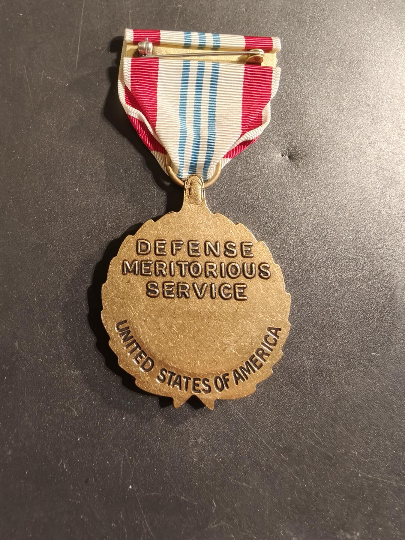 老王徽章第174期 美国国防部功绩服务奖章