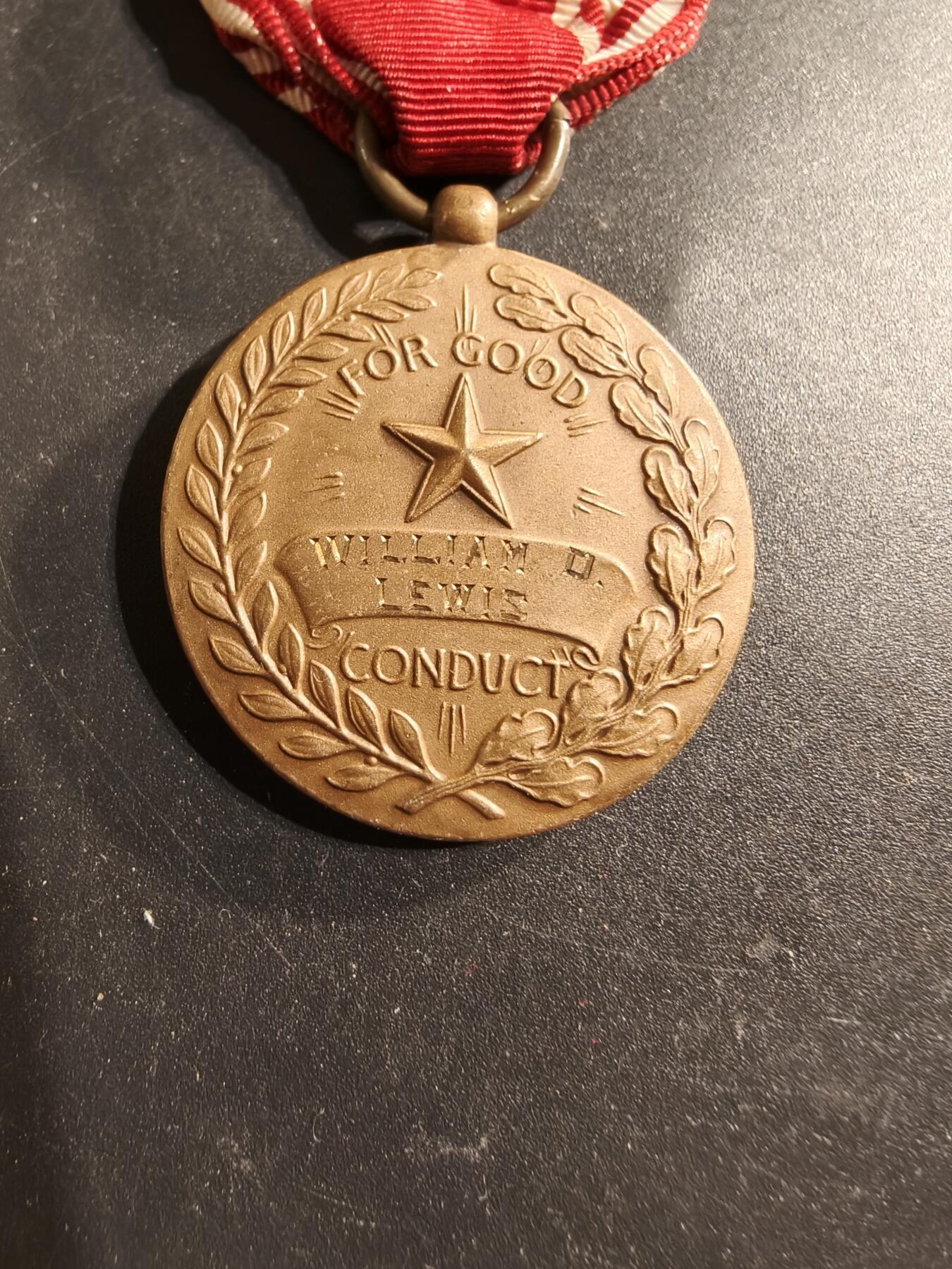 老王徽章第174期 美国陆军品德优良奖章    二战时期   实发版手刻姓名
