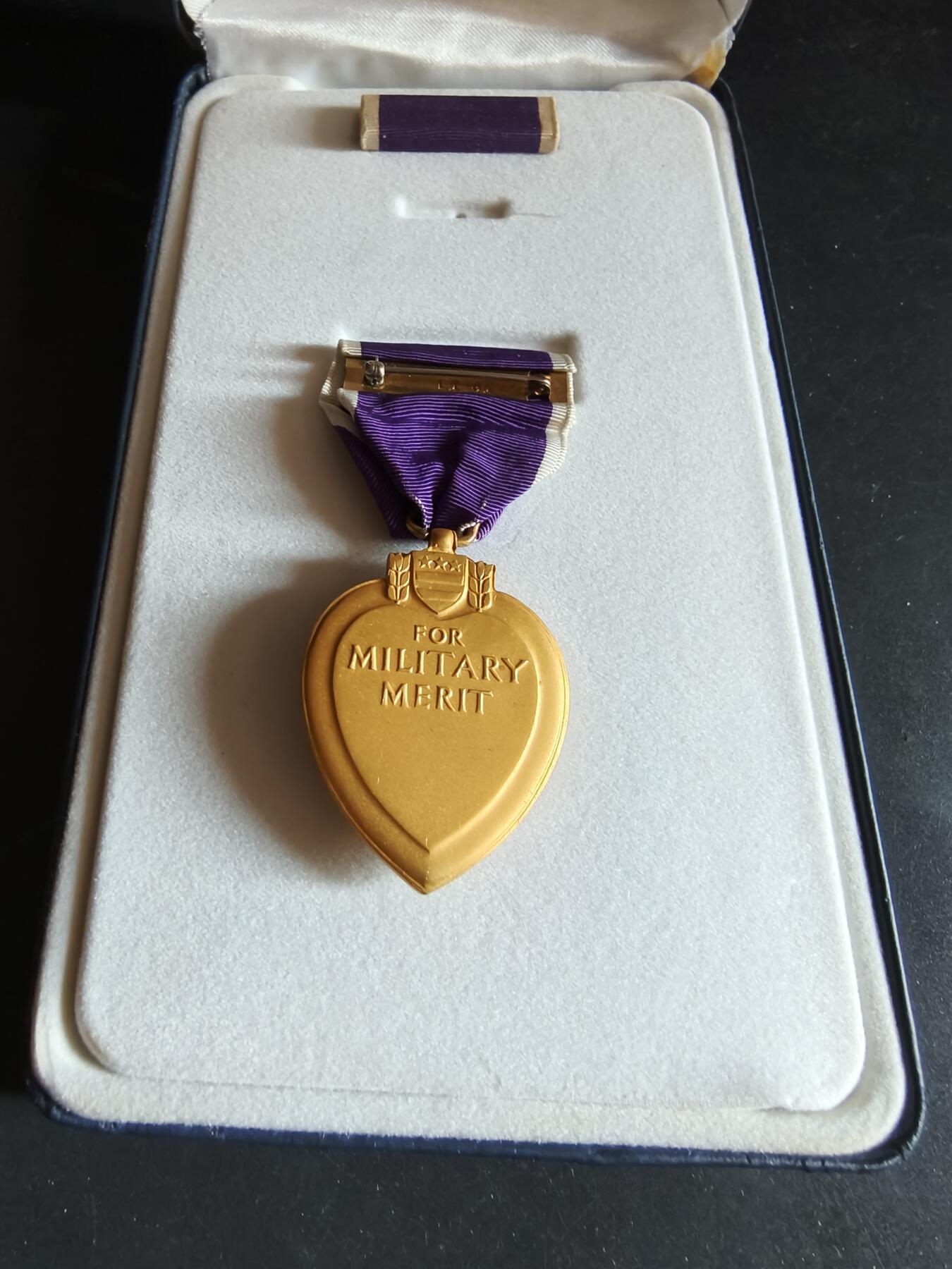 老王徽章第174期 美国紫心勋章    原盒带略