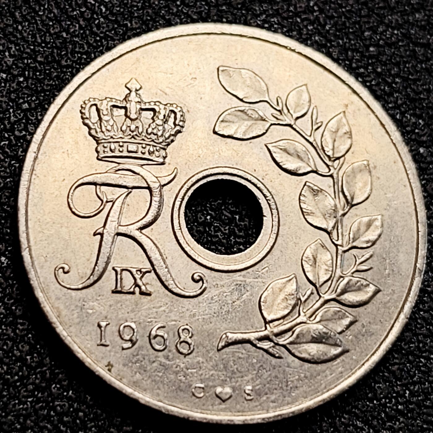 泉币菌-第163场-新年第六场 精品福利场 23mm  丹麦 1968 25欧尔铜镍硬币皇冠 中孔 