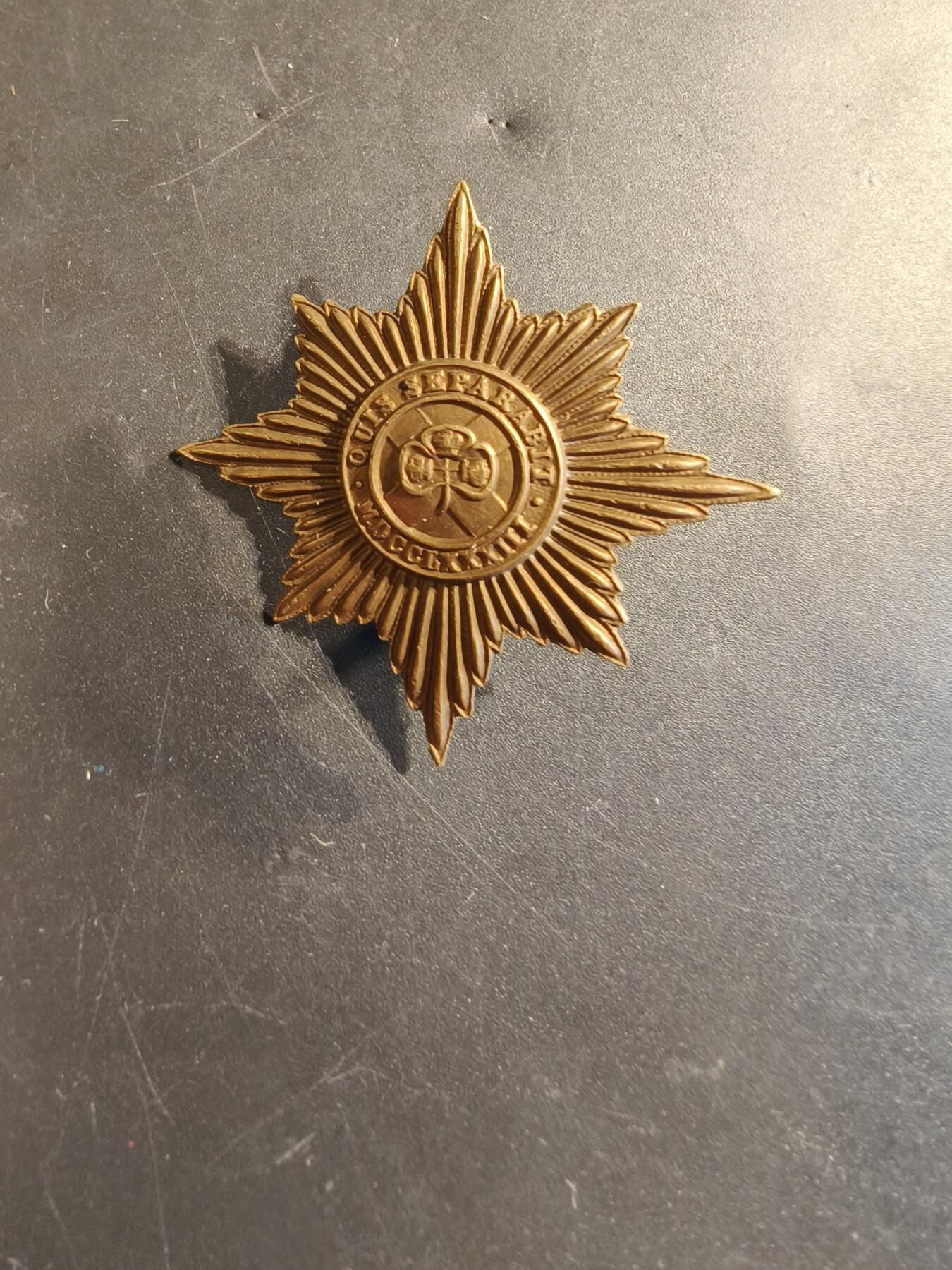 老王徽章第174期 英国爱尔兰近卫步兵团帽徽   一战时期