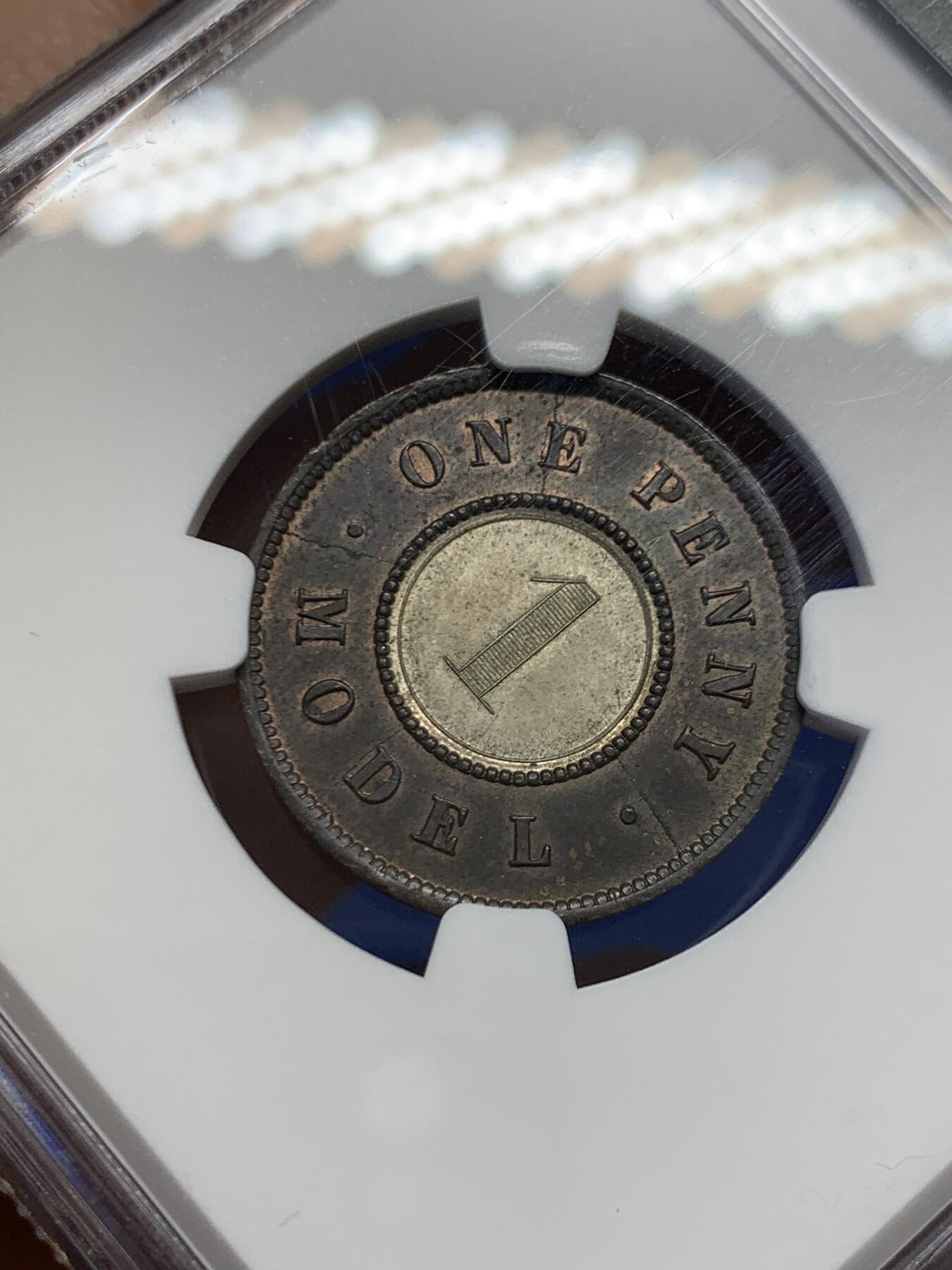 《竞宝斋》第454场 周日，周一 2场连拍 （全场包邮，欢迎送拍） NGC MS62英国（1844年）一便士双色代币 内圈为镀银版本 比较少见