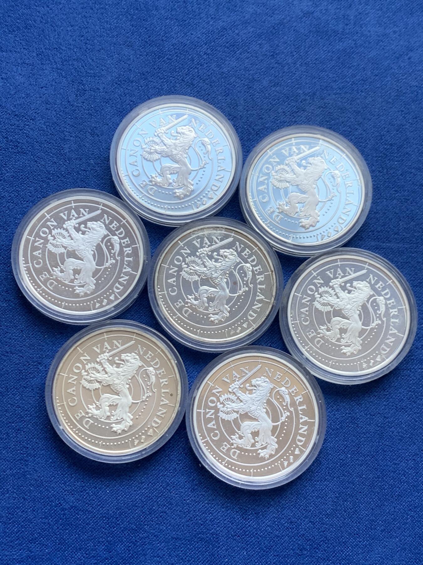 《竞宝斋》第454场 周日，周一 2场连拍 （全场包邮，欢迎送拍） 七枚一组 荷兰历史名人银章 约800银 总重65.7克