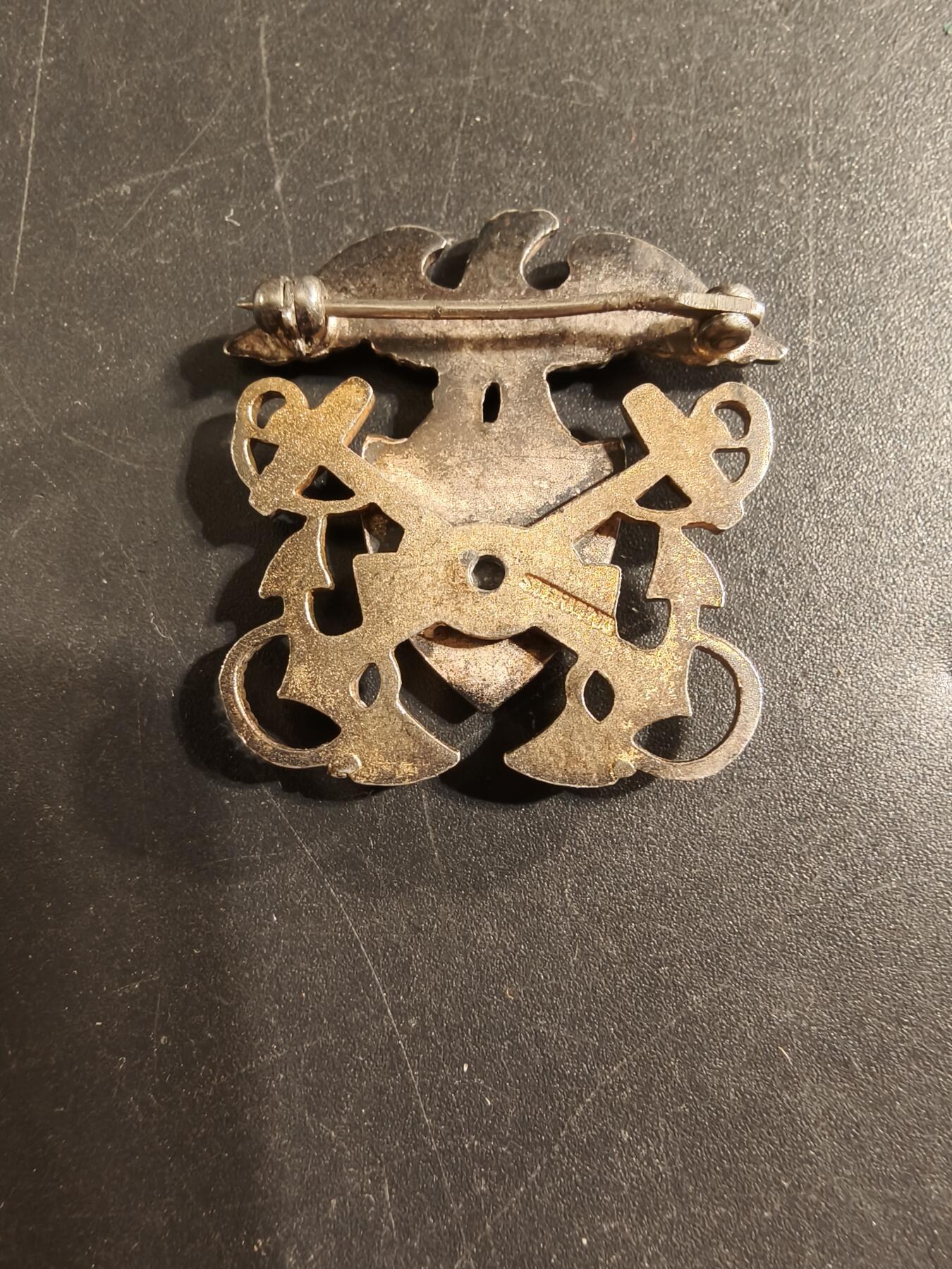 老王徽章第174期 美国海军船帽帽徽     925银     二战时期横针版