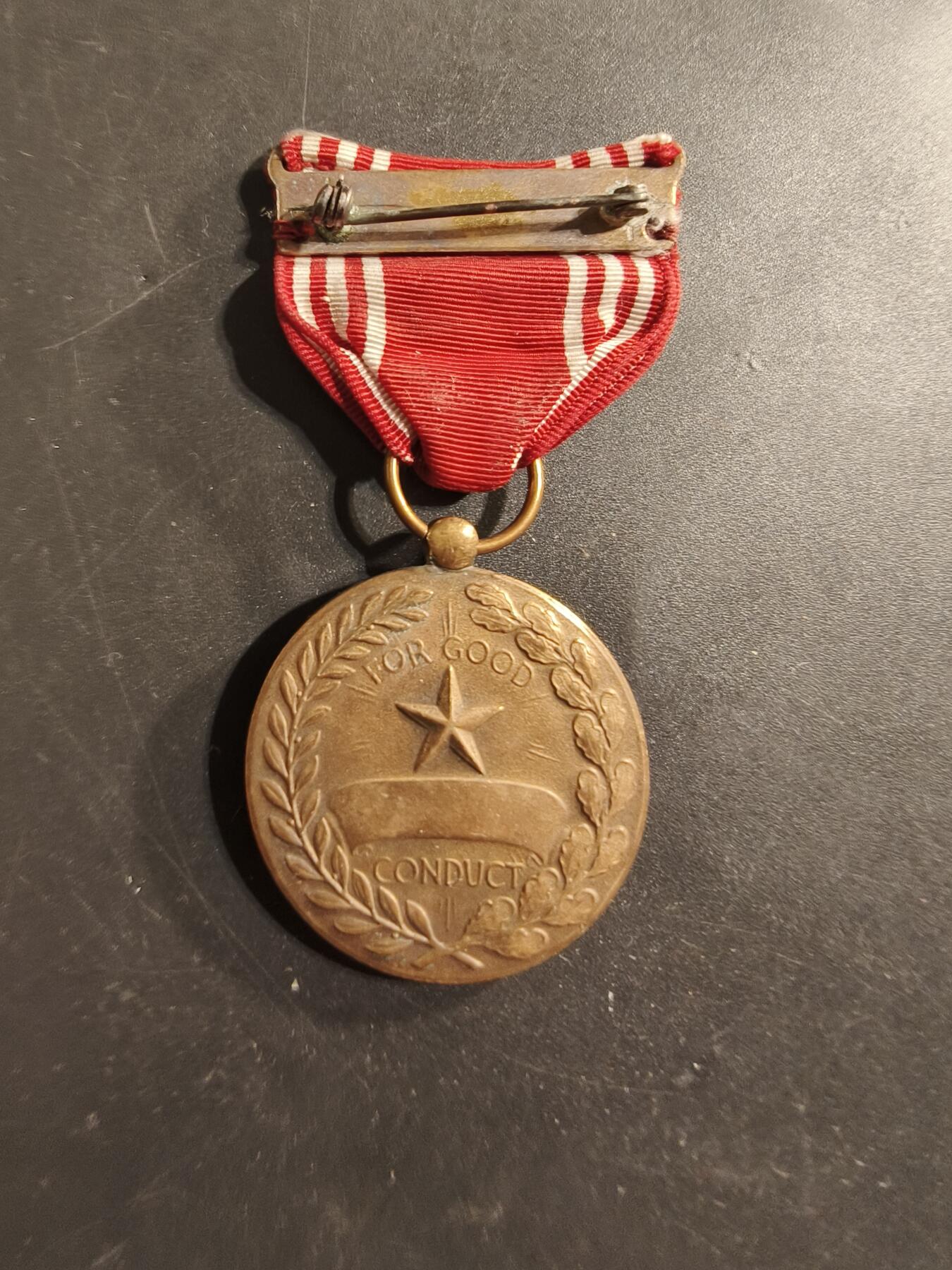 老王徽章第174期 美国陆军品德优良奖章    二战时期