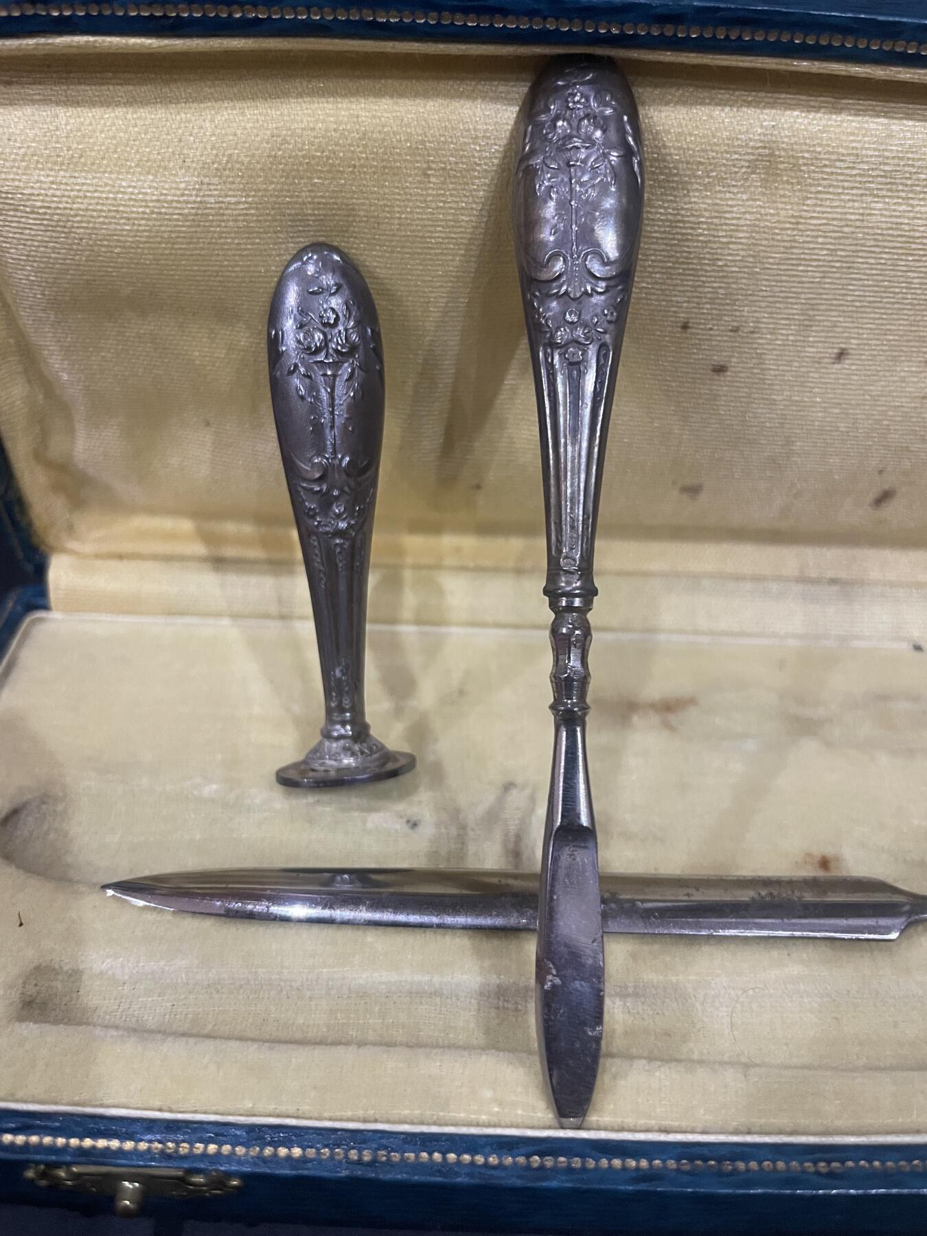 海外回流精品（欧美专场） 欧洲回流原盒纯银文具，32.5g。