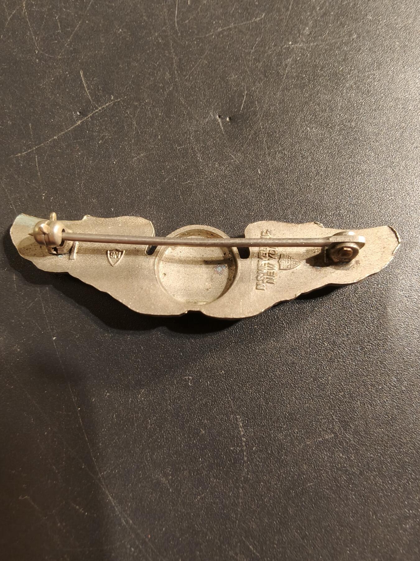 老王徽章第174期 美国二战陆军航空兵机组人员技能章     2英寸   二战时期横针版