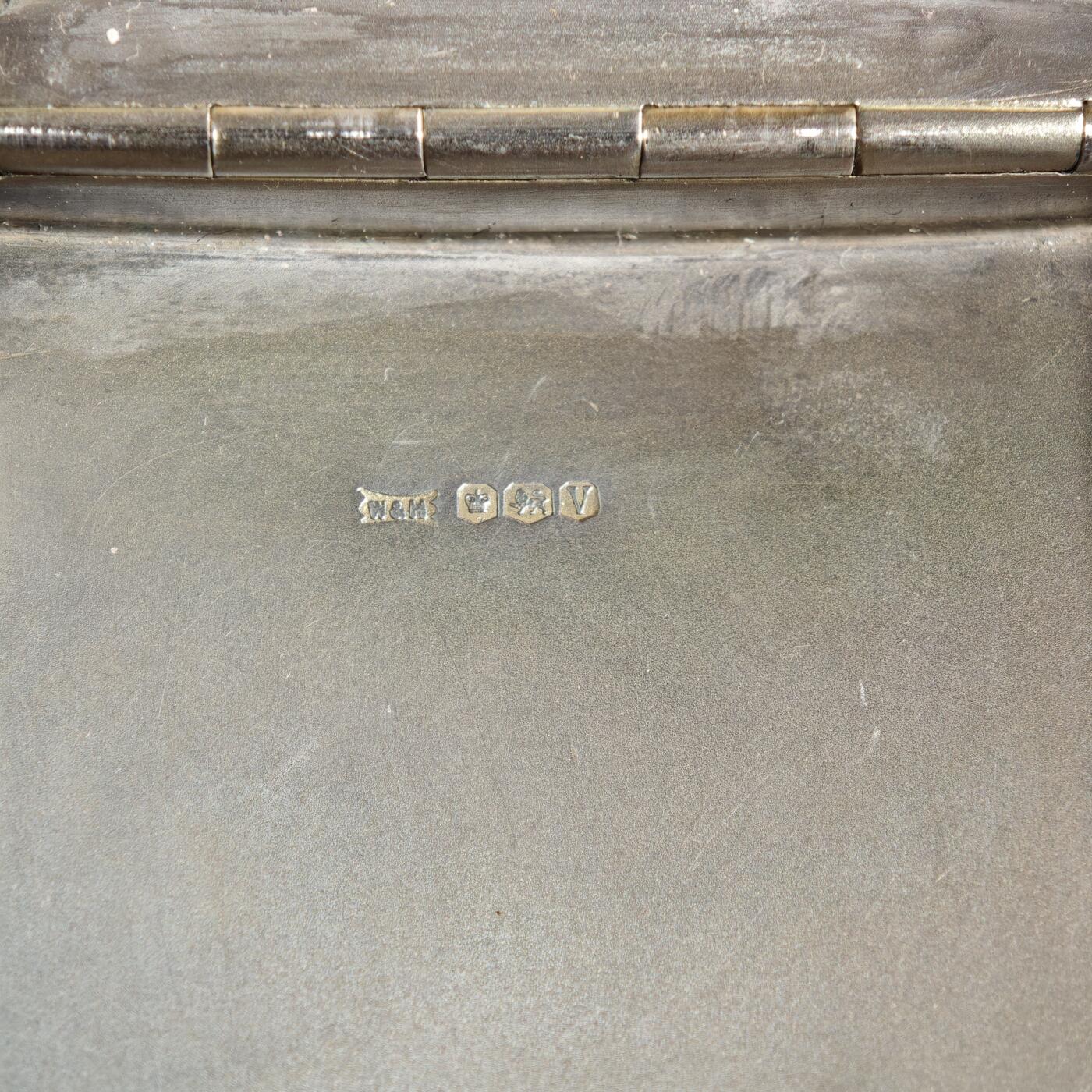 【德藏】世界币章拍卖第160期 1938年 英国谢菲尔德烟丝银盒 925银 银盒 原味包浆 直径约：56.5mm；重约：55.8g