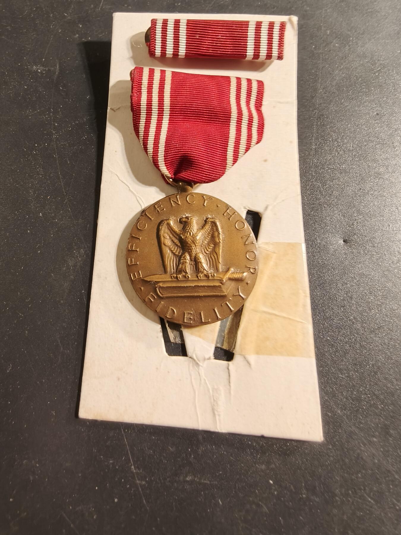 老王徽章第174期 美国陆军品德优良奖章     二战时期    带略