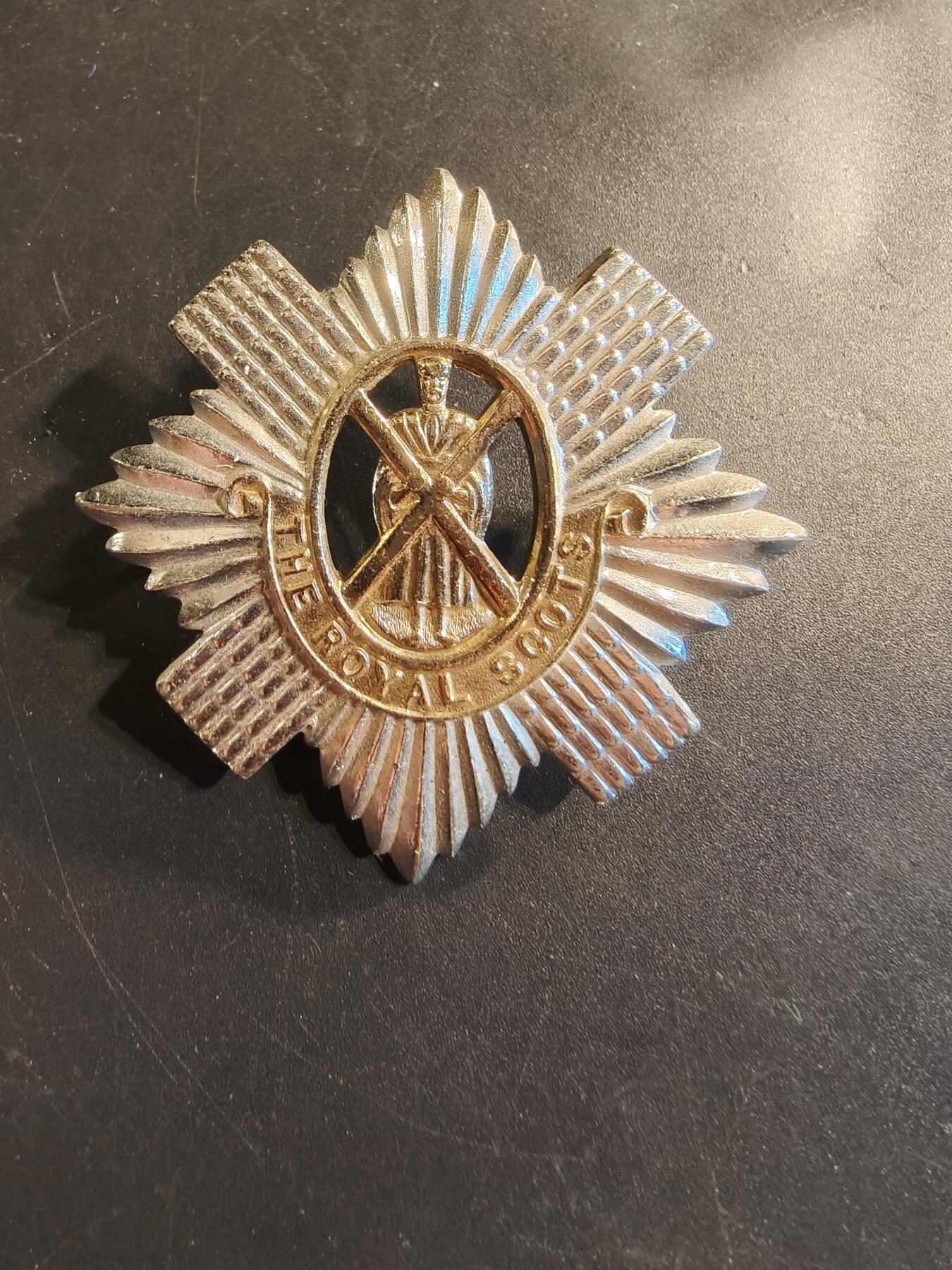 老王徽章第174期 英国皇家苏格兰步兵团帽徽    女王时期