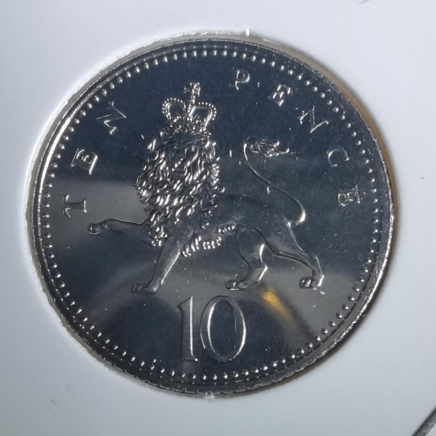 沼泽如烟--第953场 英国2005年10便士