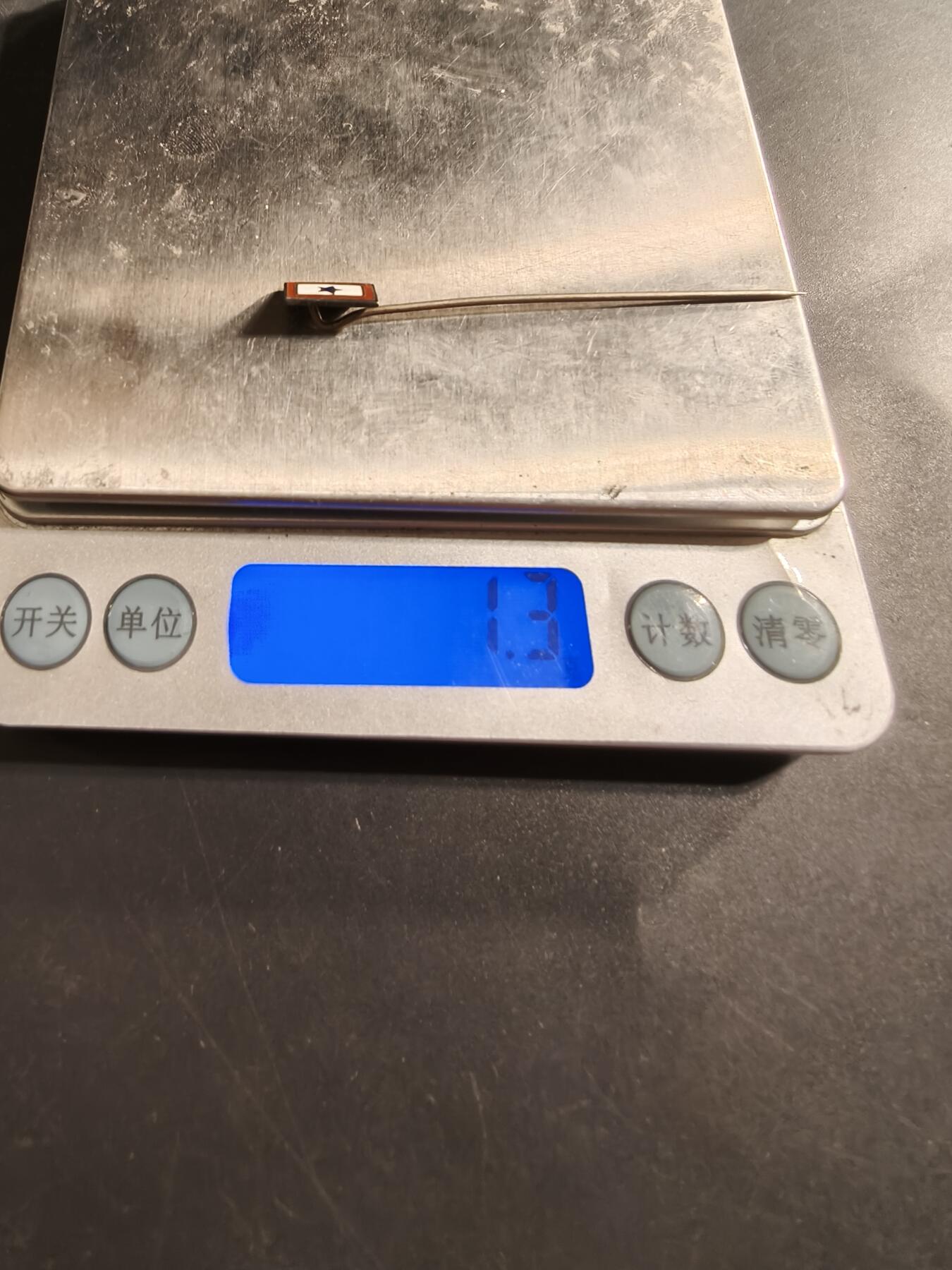 老王徽章第174期 美国二战蓝星勋章针插    925银镀金珐琅    3.3g      一星