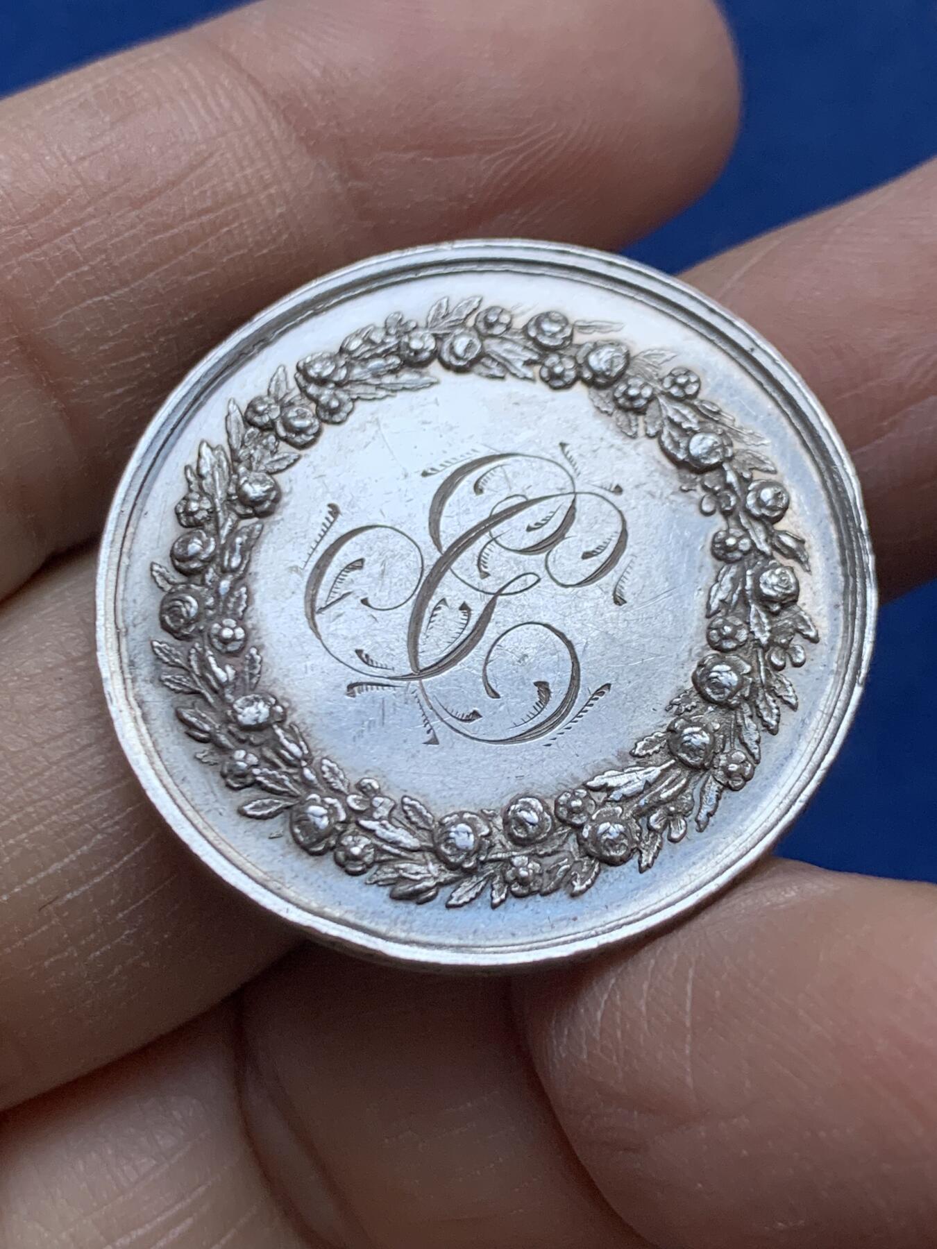 《竞宝斋》第454场 周日，周一 2场连拍 （全场包邮，欢迎送拍） 法国婚姻与爱情纪念银章 1863 蜜蜂银标 13.75克 31.6MM