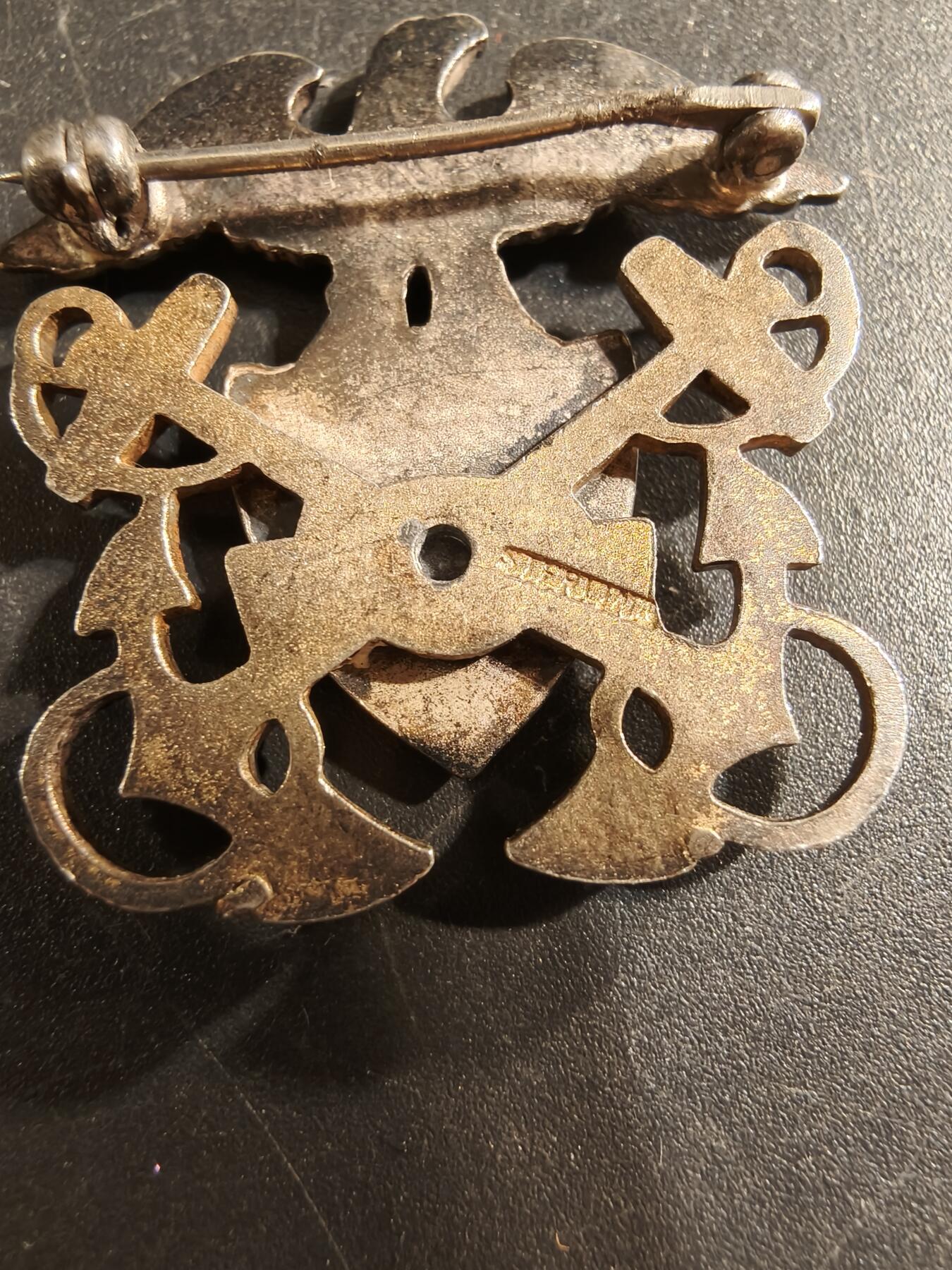 老王徽章第174期 美国海军船帽帽徽     925银     二战时期横针版