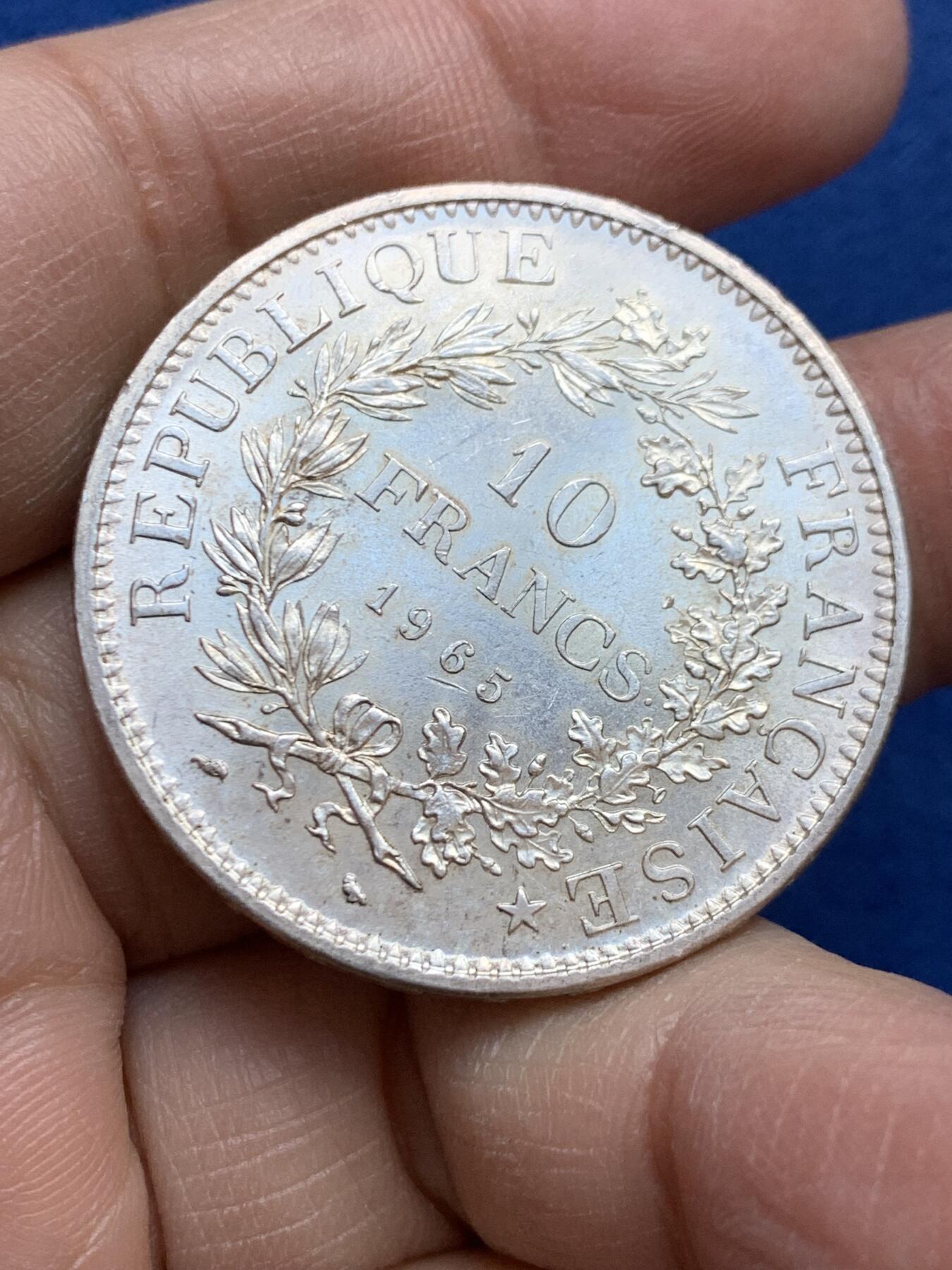 《竞宝斋》第454场 周日，周一 2场连拍 （全场包邮，欢迎送拍） 法国1965大力神10法郎银币 转光明显