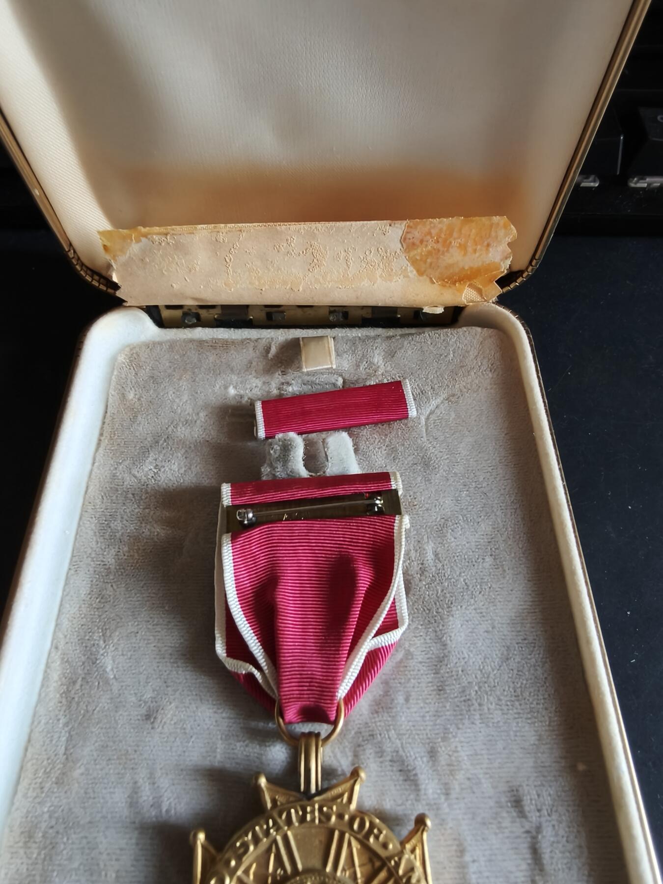 老王徽章第174期 美国骑士级功绩军团勋章     原盒带略