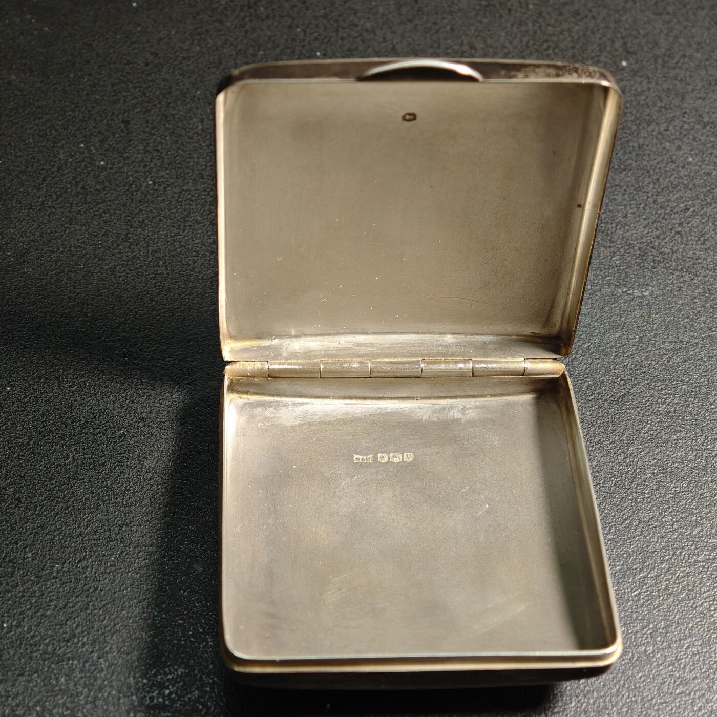 【德藏】世界币章拍卖第160期 1938年 英国谢菲尔德烟丝银盒 925银 银盒 原味包浆 直径约：56.5mm；重约：55.8g